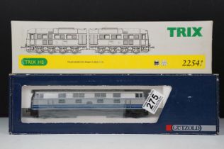 Two boxed HO gauge locomotives to include Trix 22541 Diesel elektrische Doppel-Lokomotive and