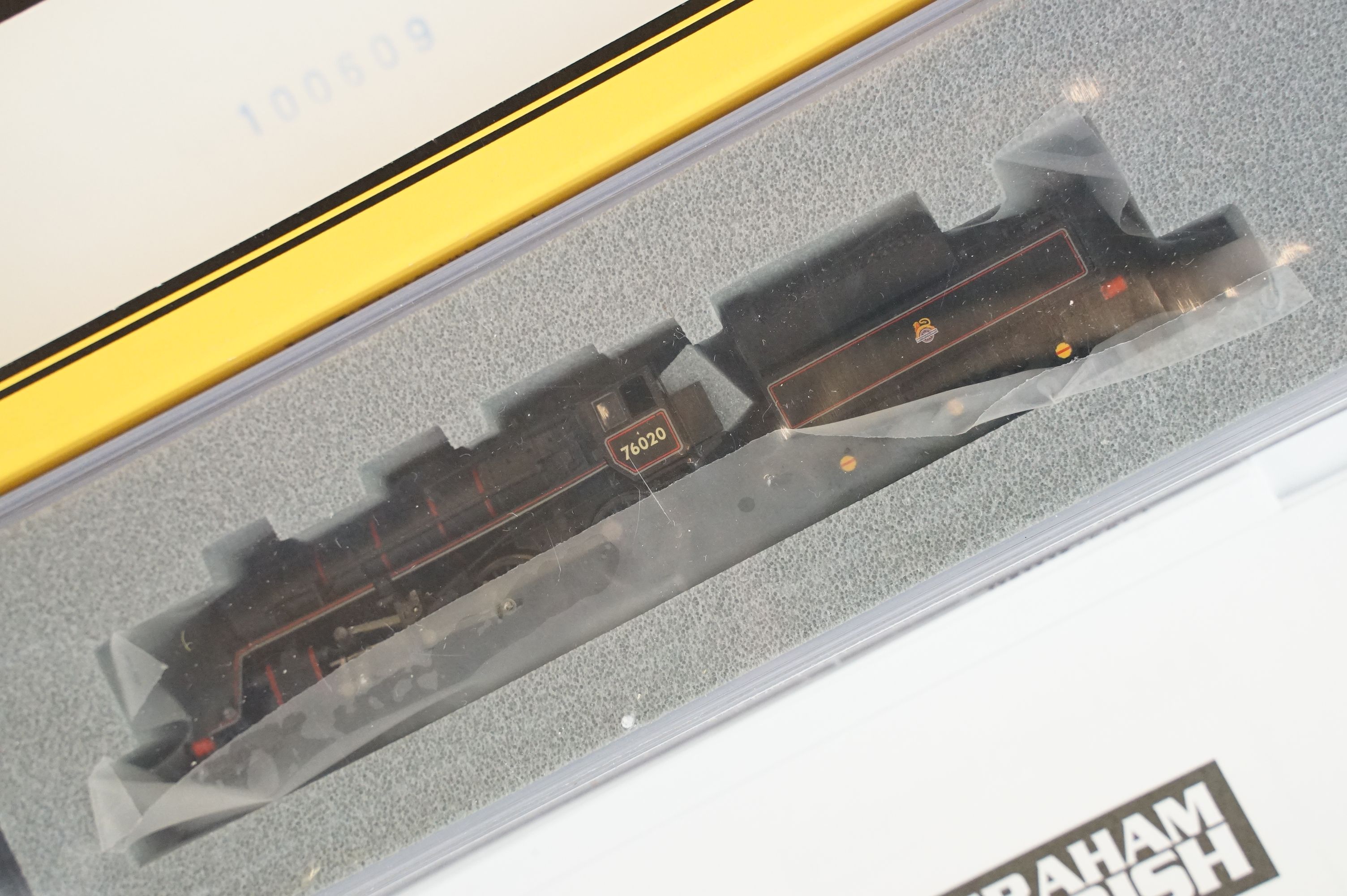 Three cased Graham Farish by Bachmann N gauge locomotives to include 372-650 Standard Class 4MT 2- - Bild 3 aus 8
