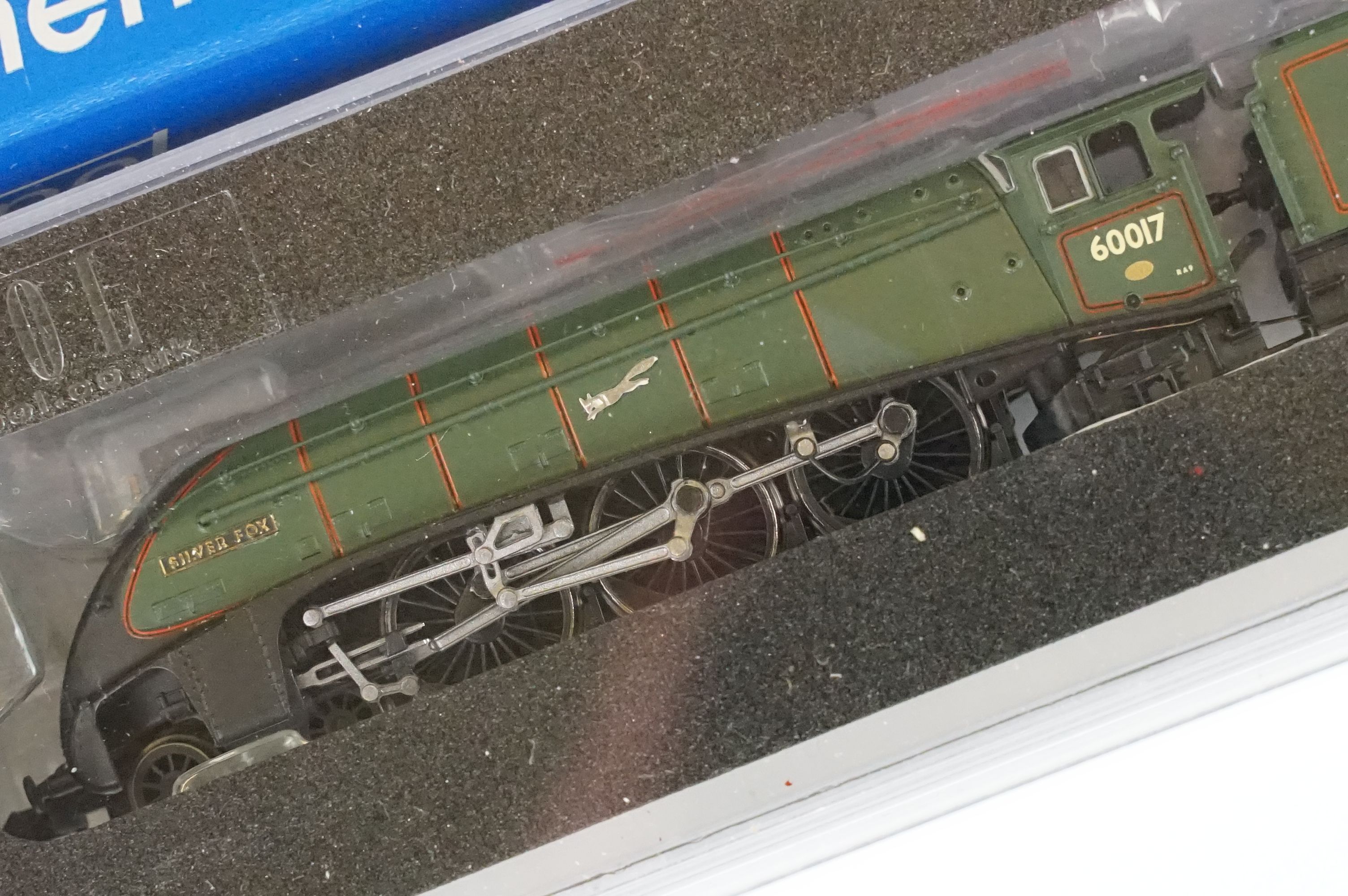 Two cased Dapol N gauge locomotives to include ND128B A4 Steam Locomotive 60017 Silver Fox BR - Image 3 of 8