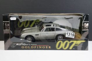 Boxed AutoArt 70021 James Bond 007 Goldfinger Aston Martin DB5 diecast model, diecast ex, box vg