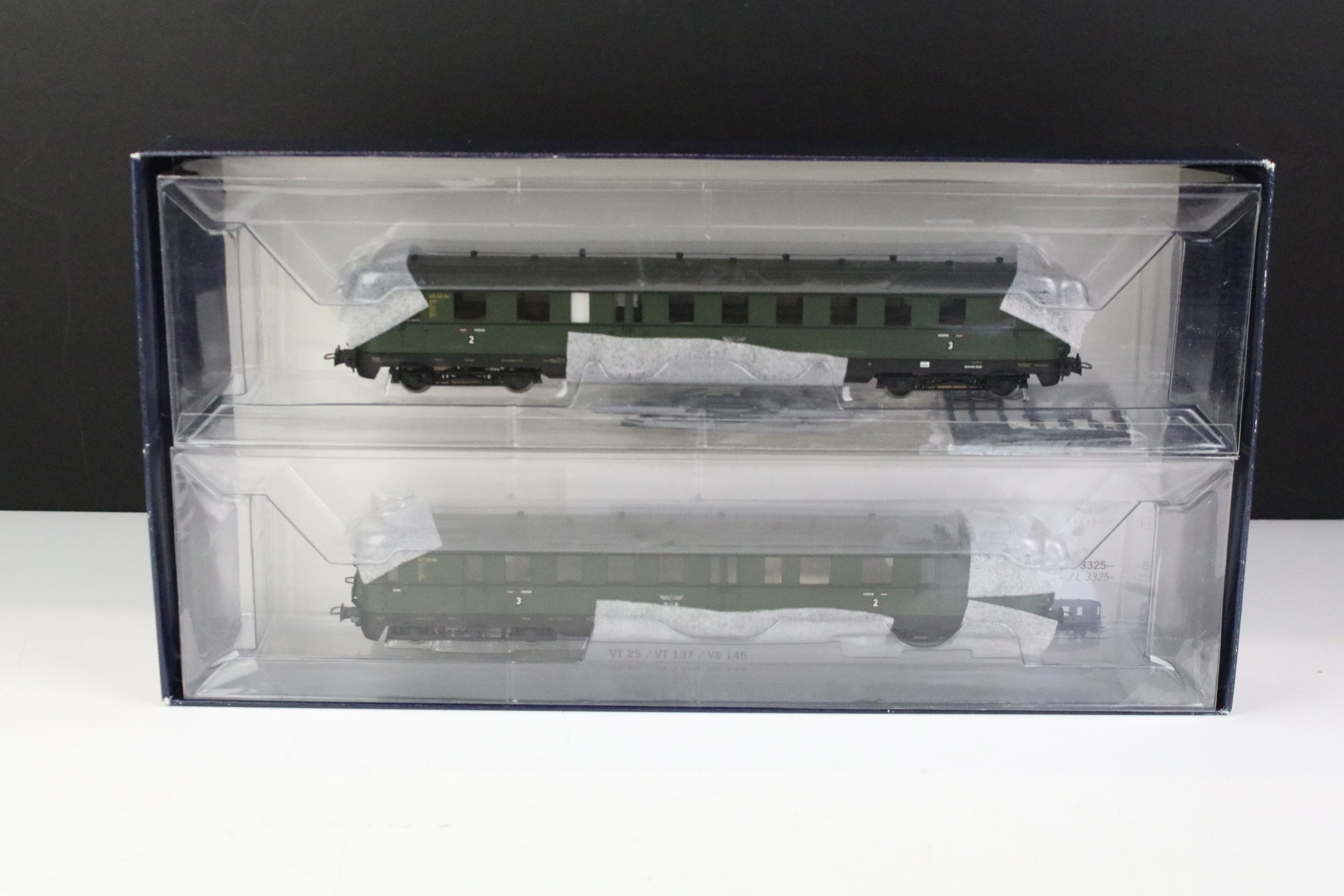 Two boxed Liliput by Bachmann HO gauge train packs to include L112501 VT 25 rot DB Ep III and - Bild 3 aus 4