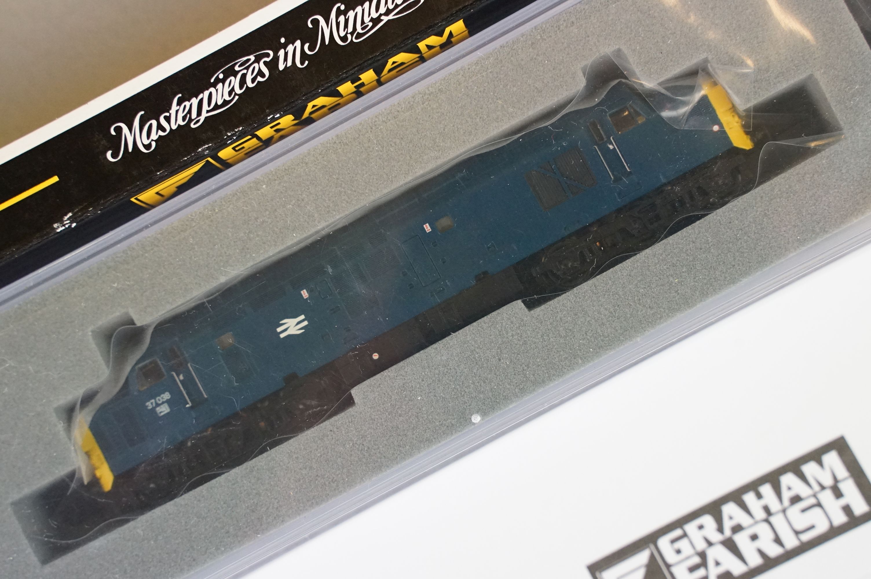 Three cased Graham Farish by Bachmann N gauge locomotives to include 371-381 Class 66 Diesel 66405 - Image 5 of 8