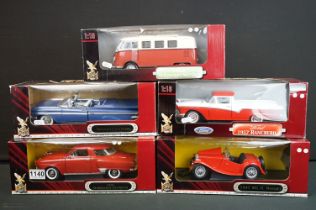 Five boxed 1/18 scale Road Signature Deluxe Edition diecast models to include 1962 Volkswagen