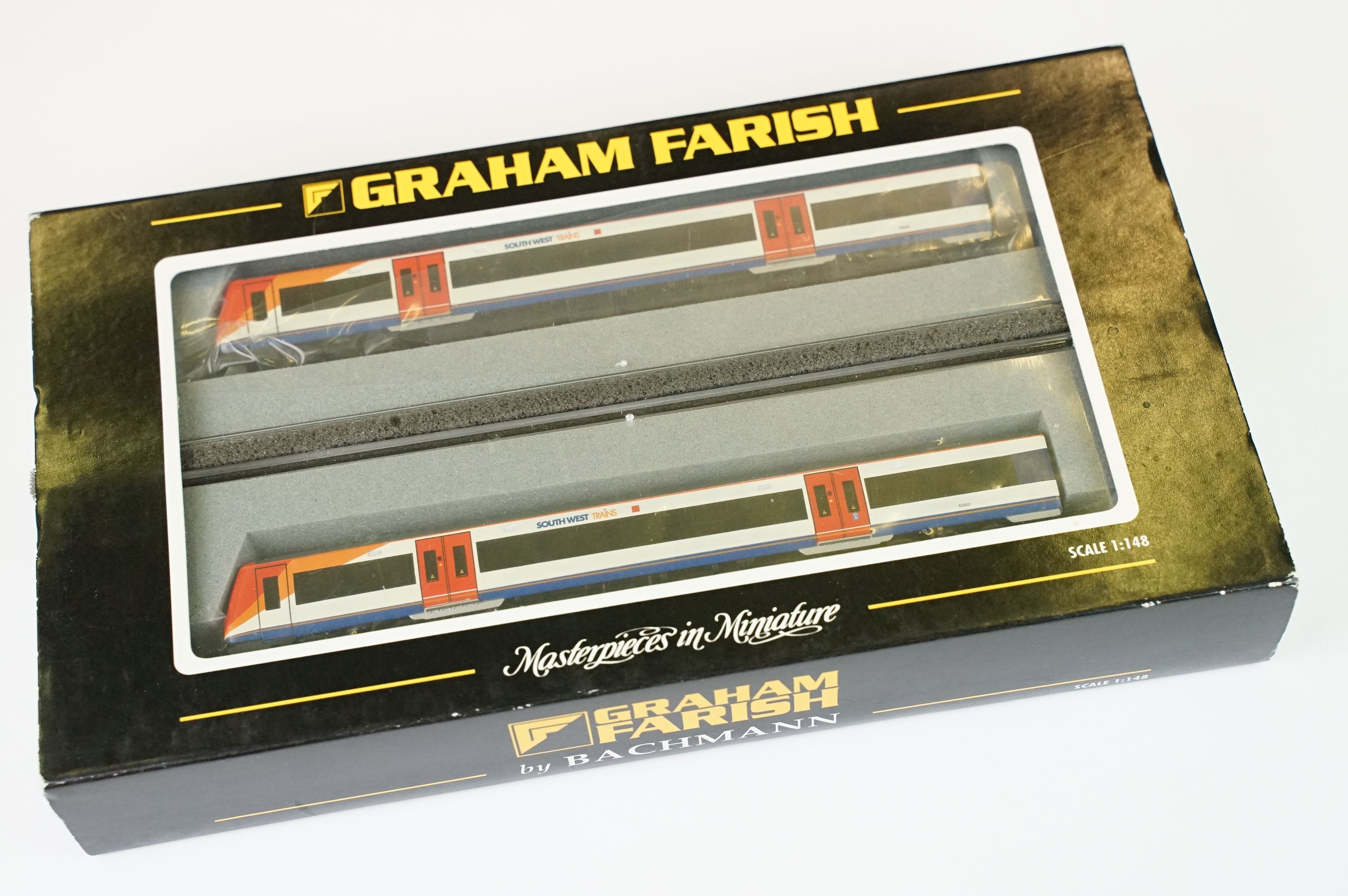 Two cased Graham Farish by Bachmann N gauge DMU sets to include 371-325 Class 150/1 First North - Image 4 of 6