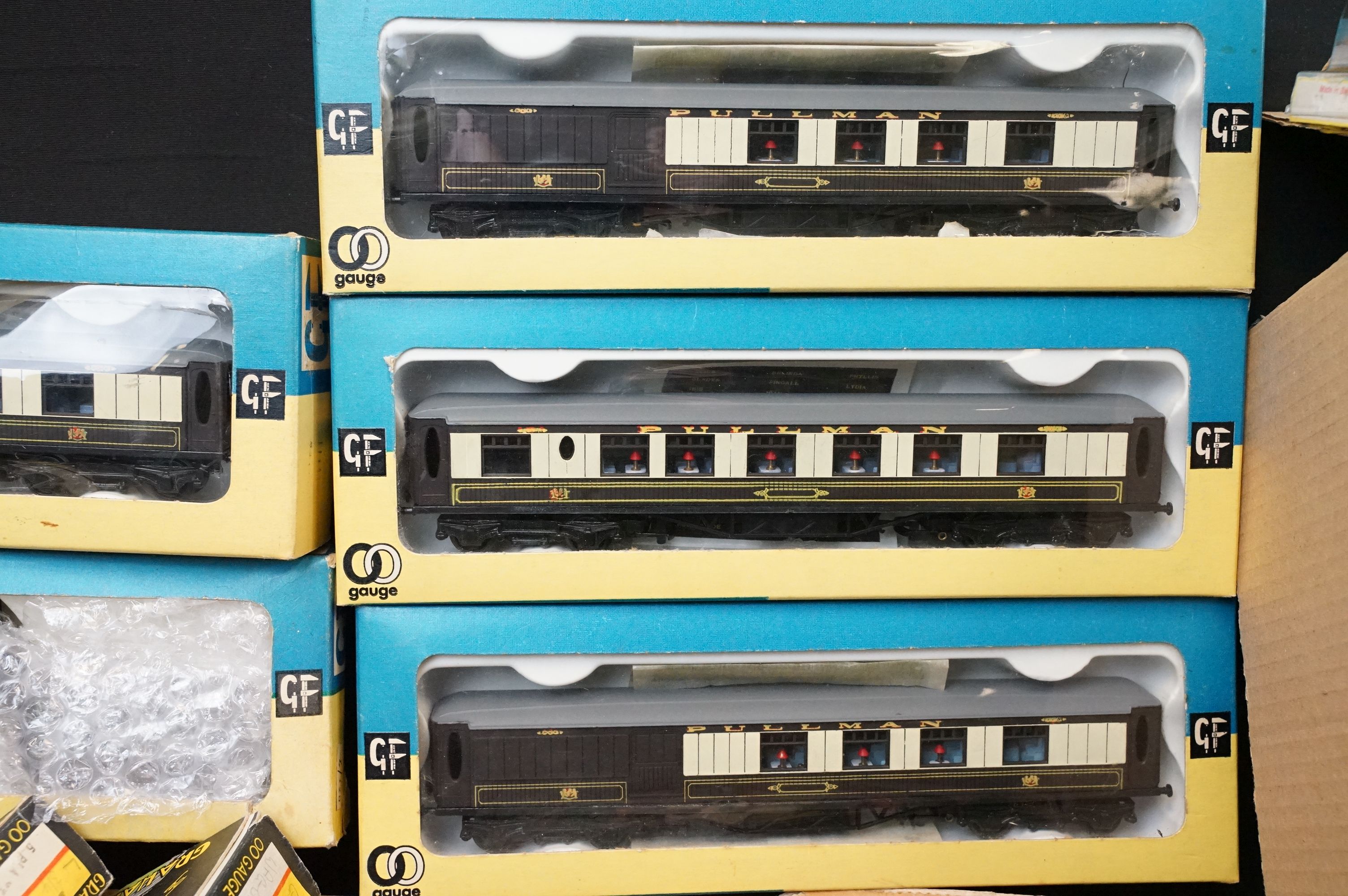 48 Boxed Graham Farish OO gauge items of rolling stock to include coaches, wagons and vans - Image 4 of 9