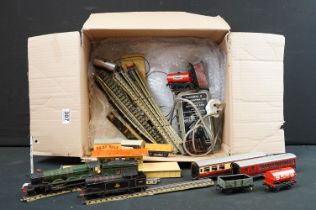 Collection of Hornby Dublo model railway to include Bristol Castle 4-6-0 locomotive, 0-6-2 BR