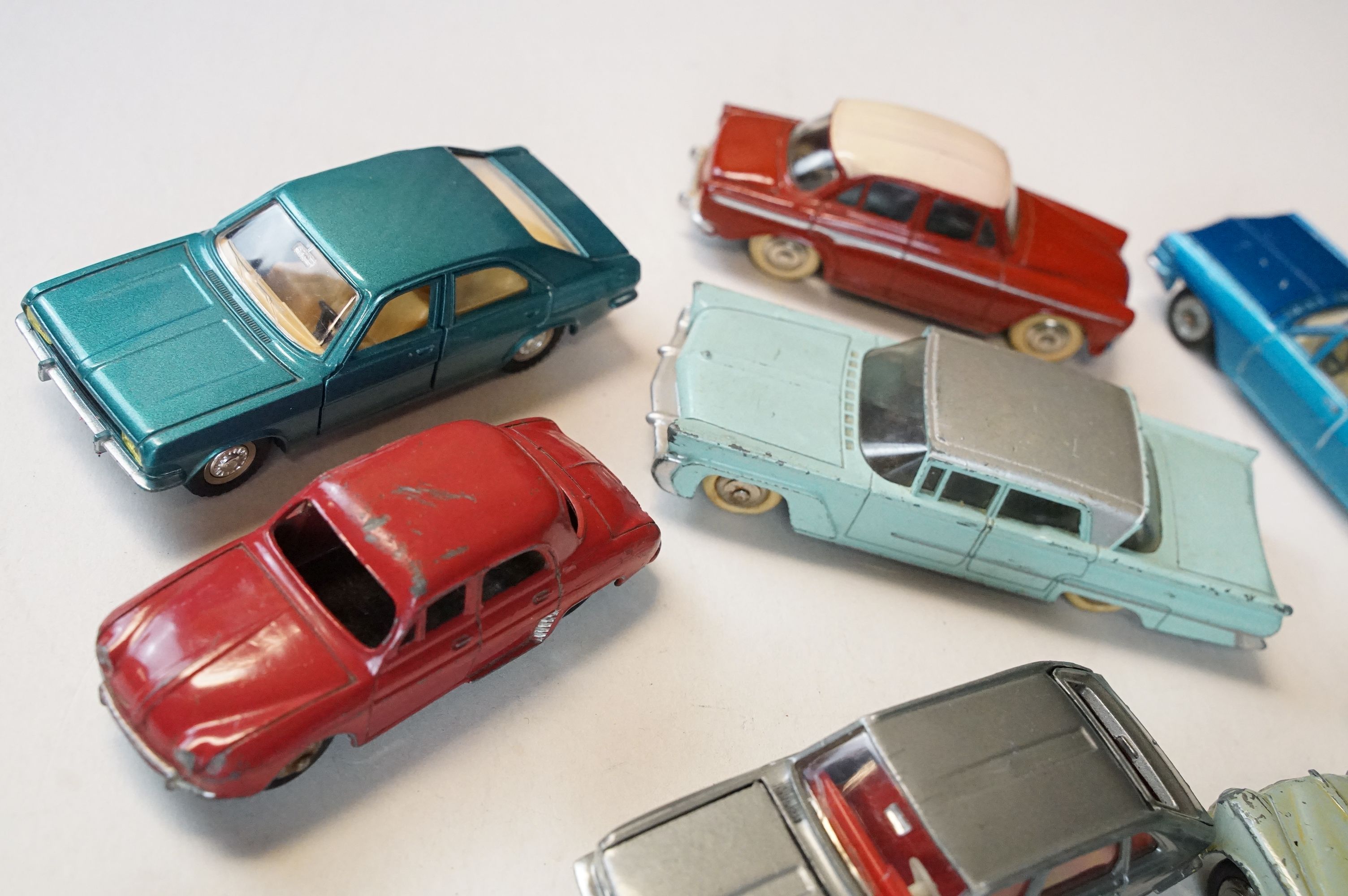 22 French Mid 20th C play worn Dinky diecast models to include Panhard PL17, 24J Coupe Alfa Romeo, - Image 6 of 9