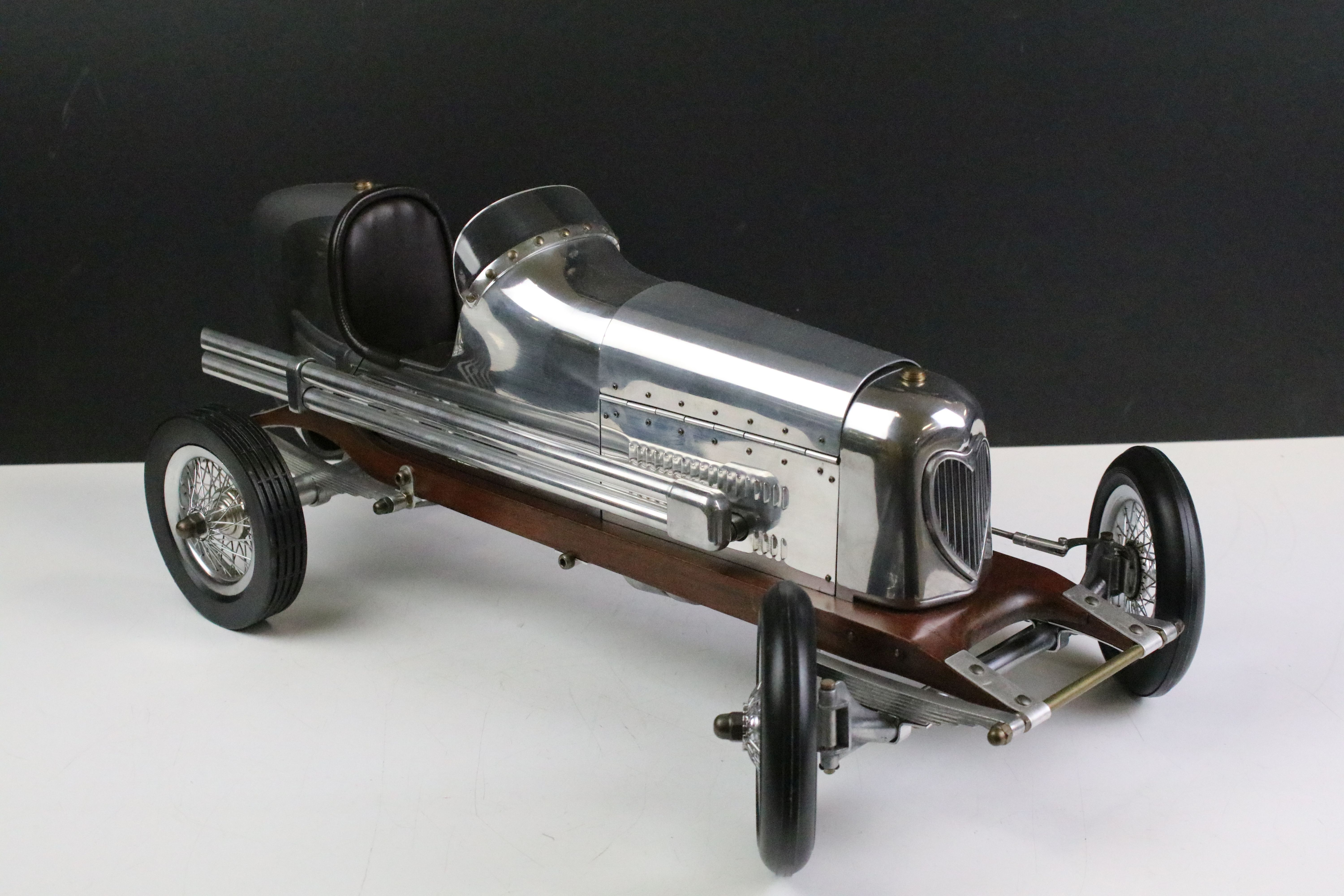 Mid to late 20th C scratch built metal and wooden model racing car, the body in aluminum with - Image 2 of 6