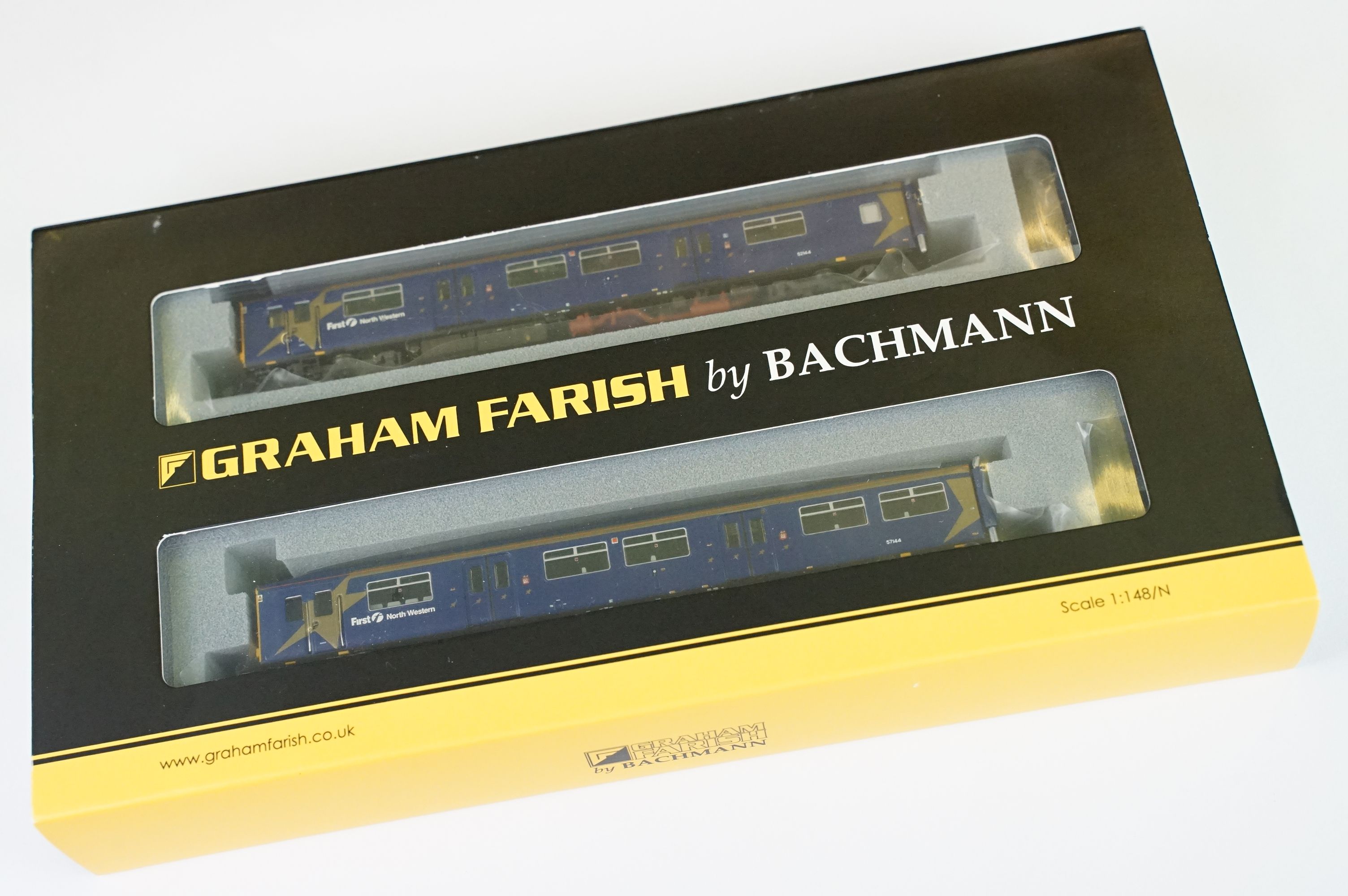 Two cased Graham Farish by Bachmann N gauge DMU sets to include 371-325 Class 150/1 First North - Image 2 of 6