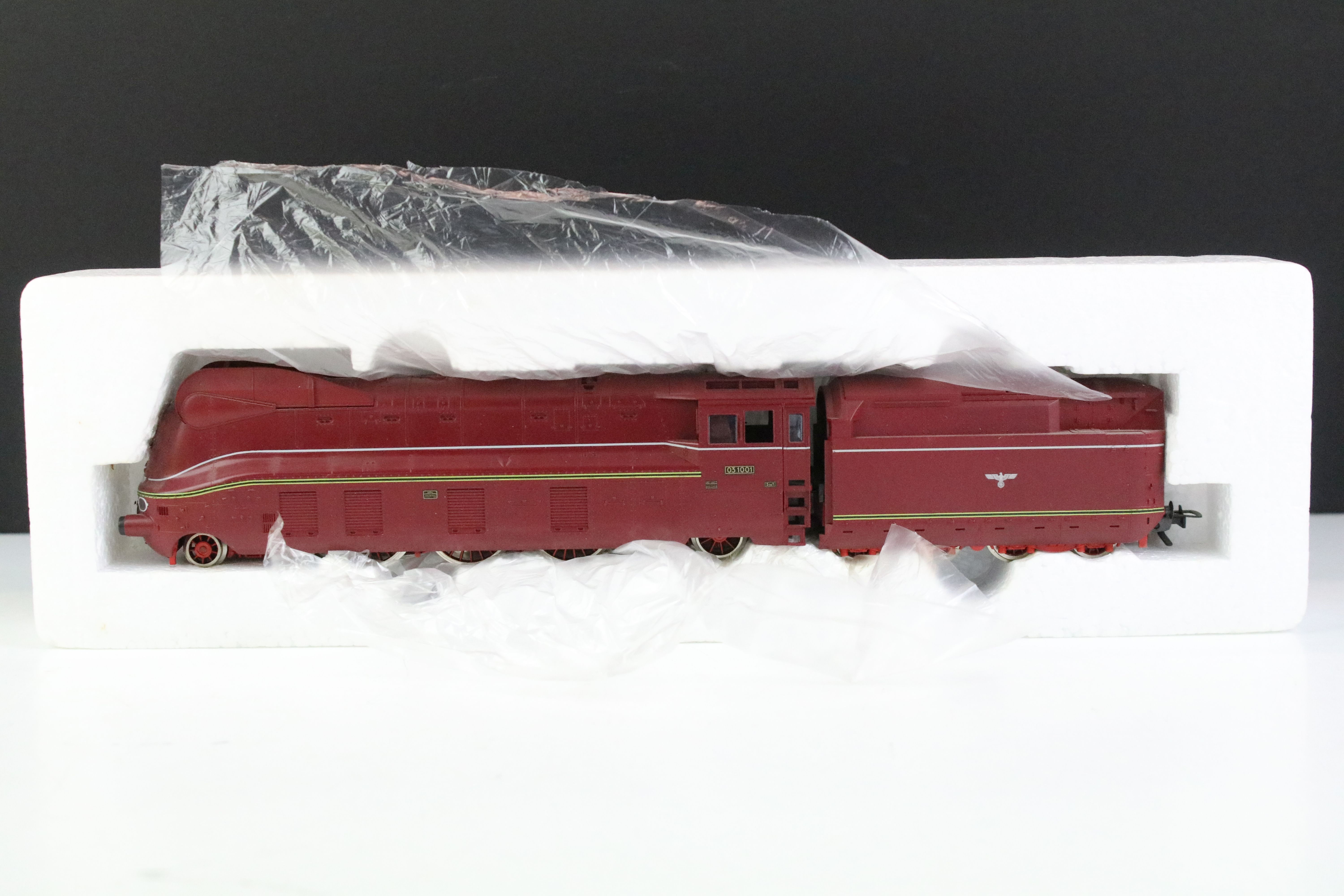 Two boxed Fleischmann HO gauge locomotives to include 4172 and 4246 Greyhound D821 - Image 5 of 7