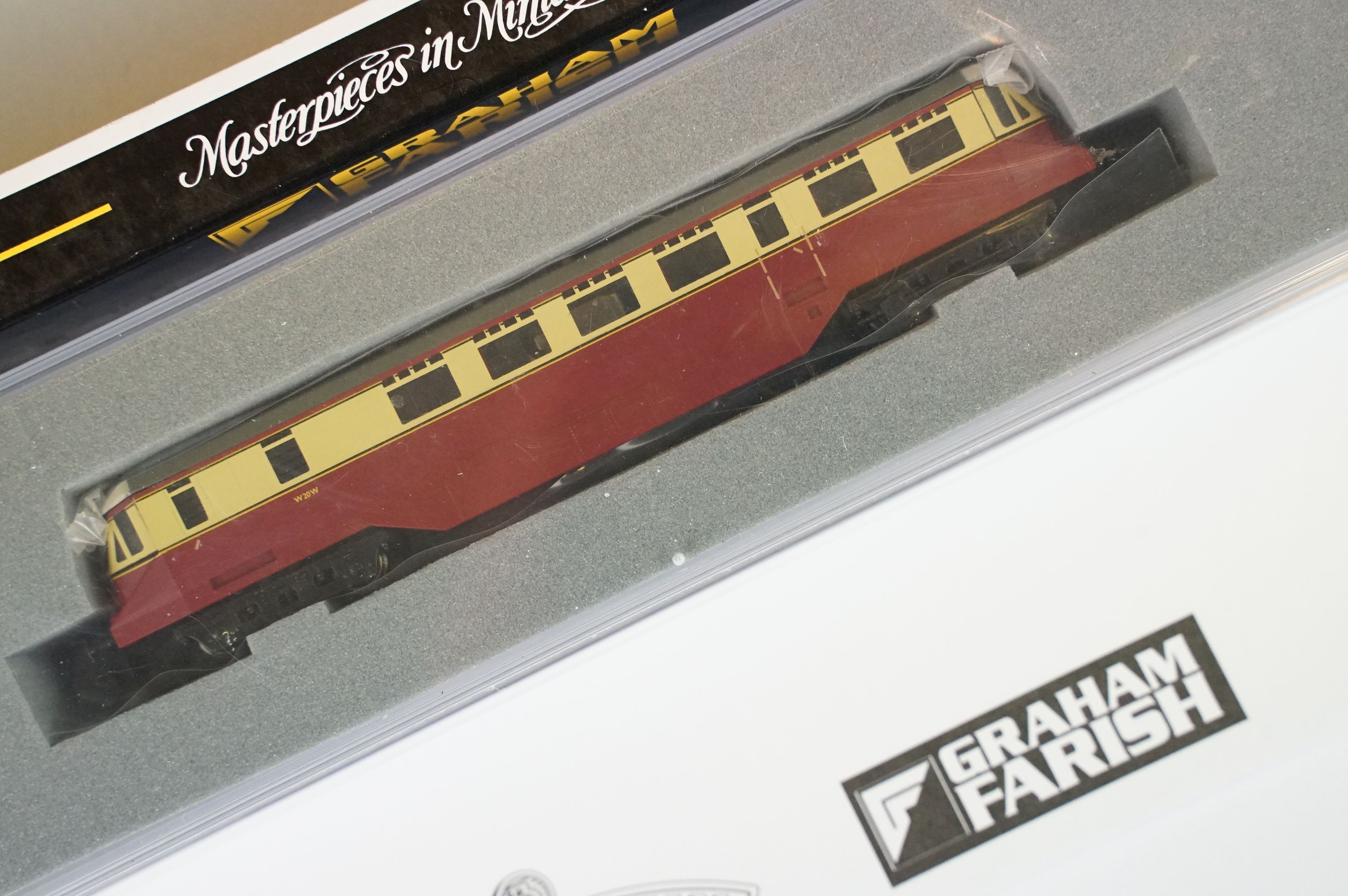 Three cased Graham Farish by Bachmann N gauge locomotives to include 371-627A BR(WR) Railcar, - Bild 3 aus 8