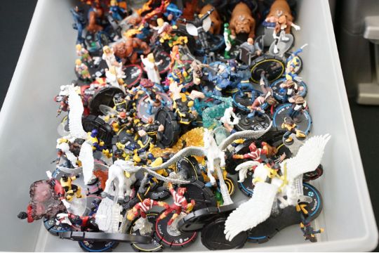 Marvel / DC Superheroes - Very large collection of HeroClix figures contained within 6 x drawers and - Image 9 of 11