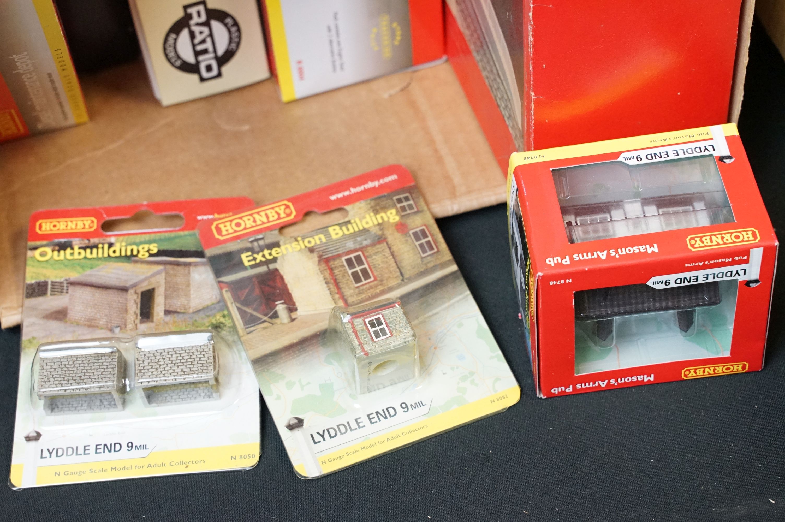 Quantity of boxed & unboxed OO / HO gauge model railway to include 20 x Hornby Express Points, - Bild 10 aus 11