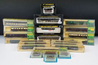 21 Cased / boxed N gauge items of rolling stock to include Graham Farish 4005 20ft 9in Container