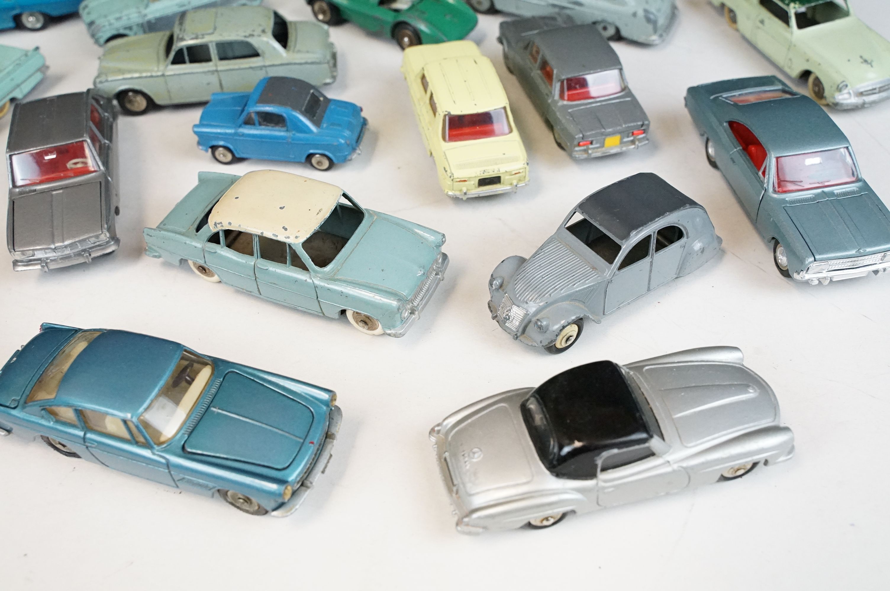 22 French Mid 20th C play worn Dinky diecast models to include Panhard PL17, 24J Coupe Alfa Romeo, - Image 2 of 9