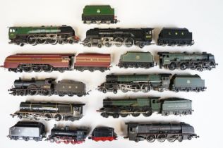 10 OO gauge locomotives to include Hornby Princess Beatrice, Hornby Duchess of Devonshire, Hornby