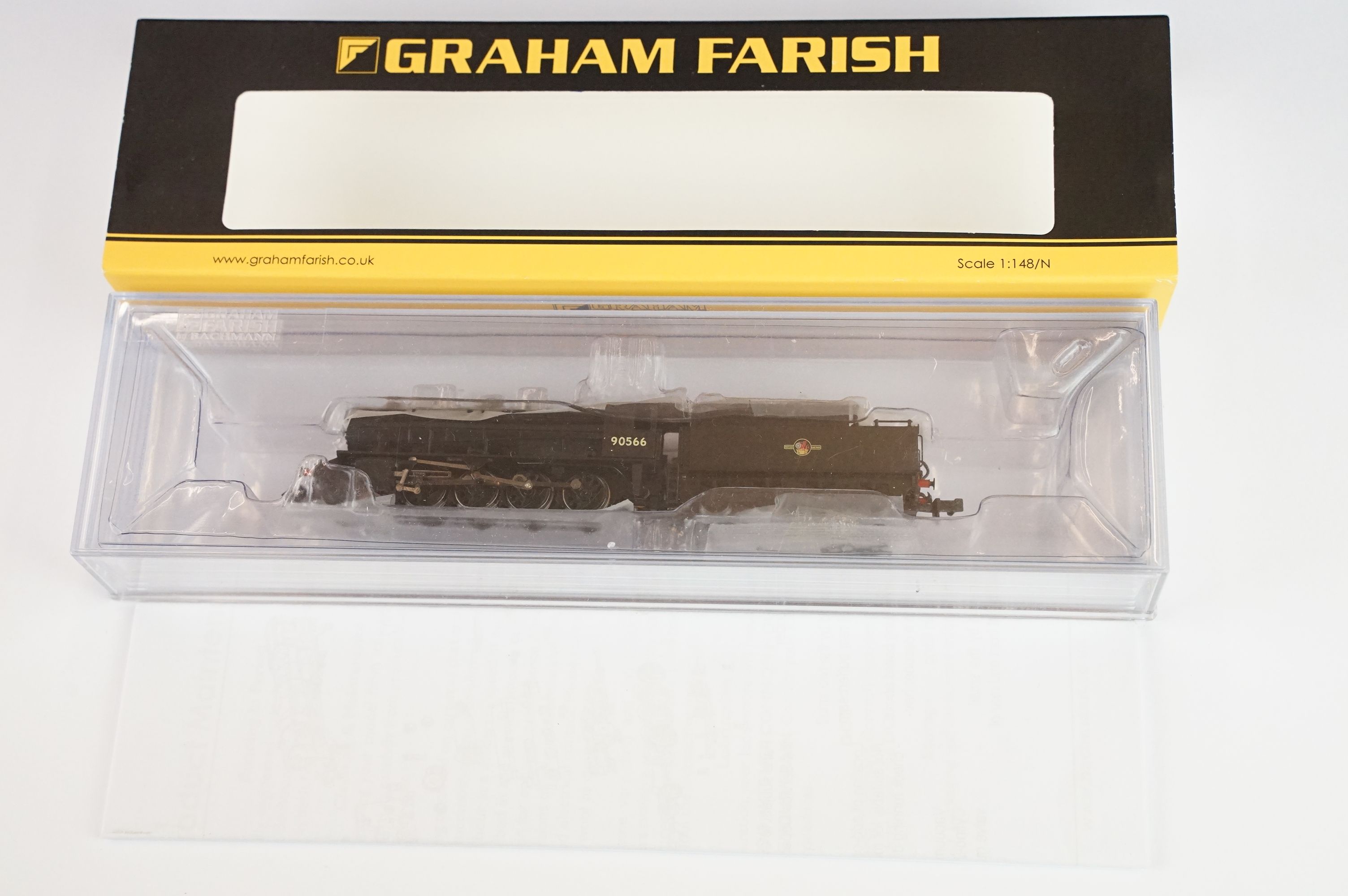 Three cased Graham Farish by Bachmann N gauge locomotives to include 372-136 Black 5 45216 BR - Image 4 of 8