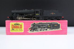 Boxed Hornby Dublo 2224 LMR 2-8-0 8F locomotive and tender