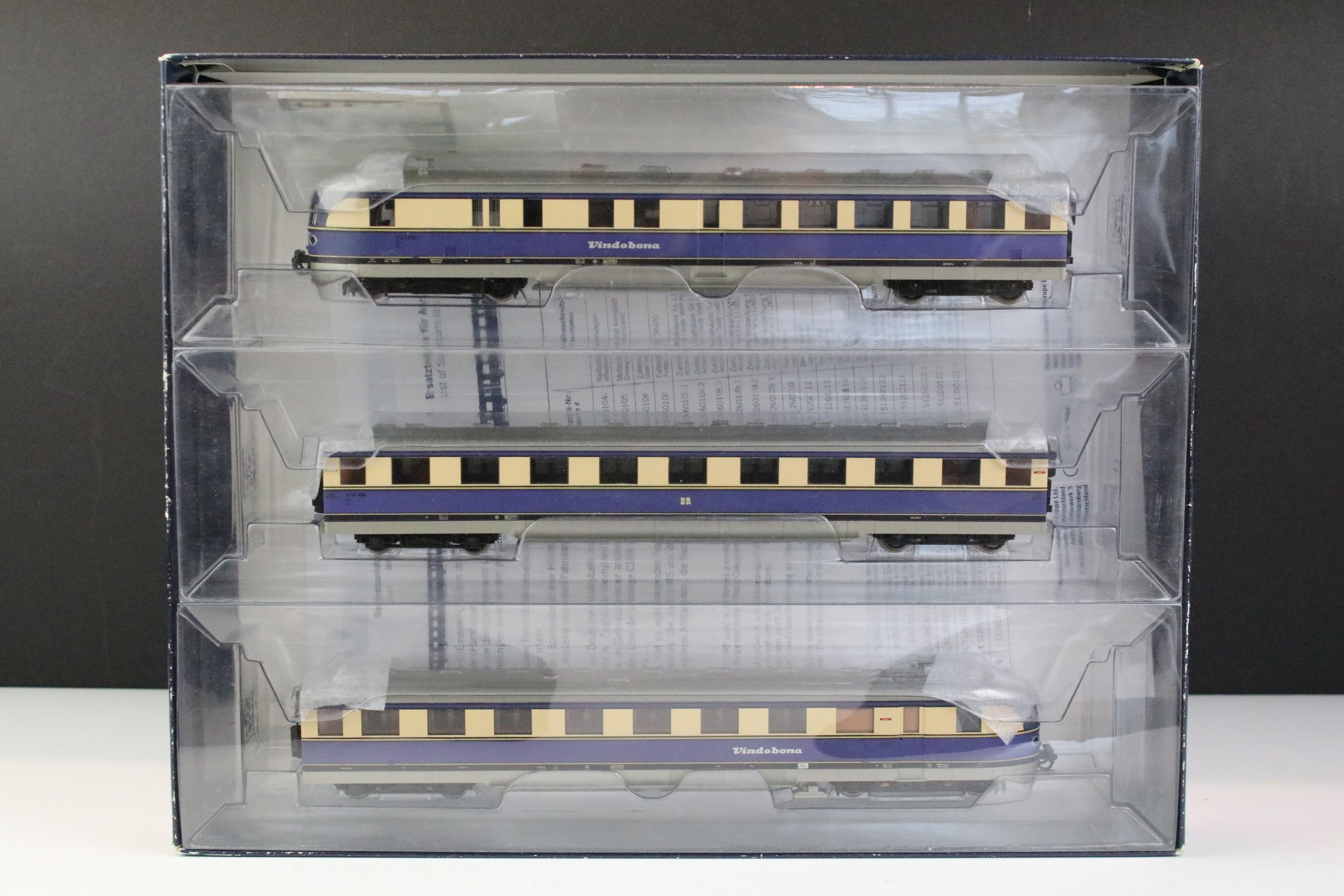 Two boxed Liliput by Bachmann HO gauge train packs to include L112602 SVT 137 Vindobona 4 telig CR - Bild 2 aus 4