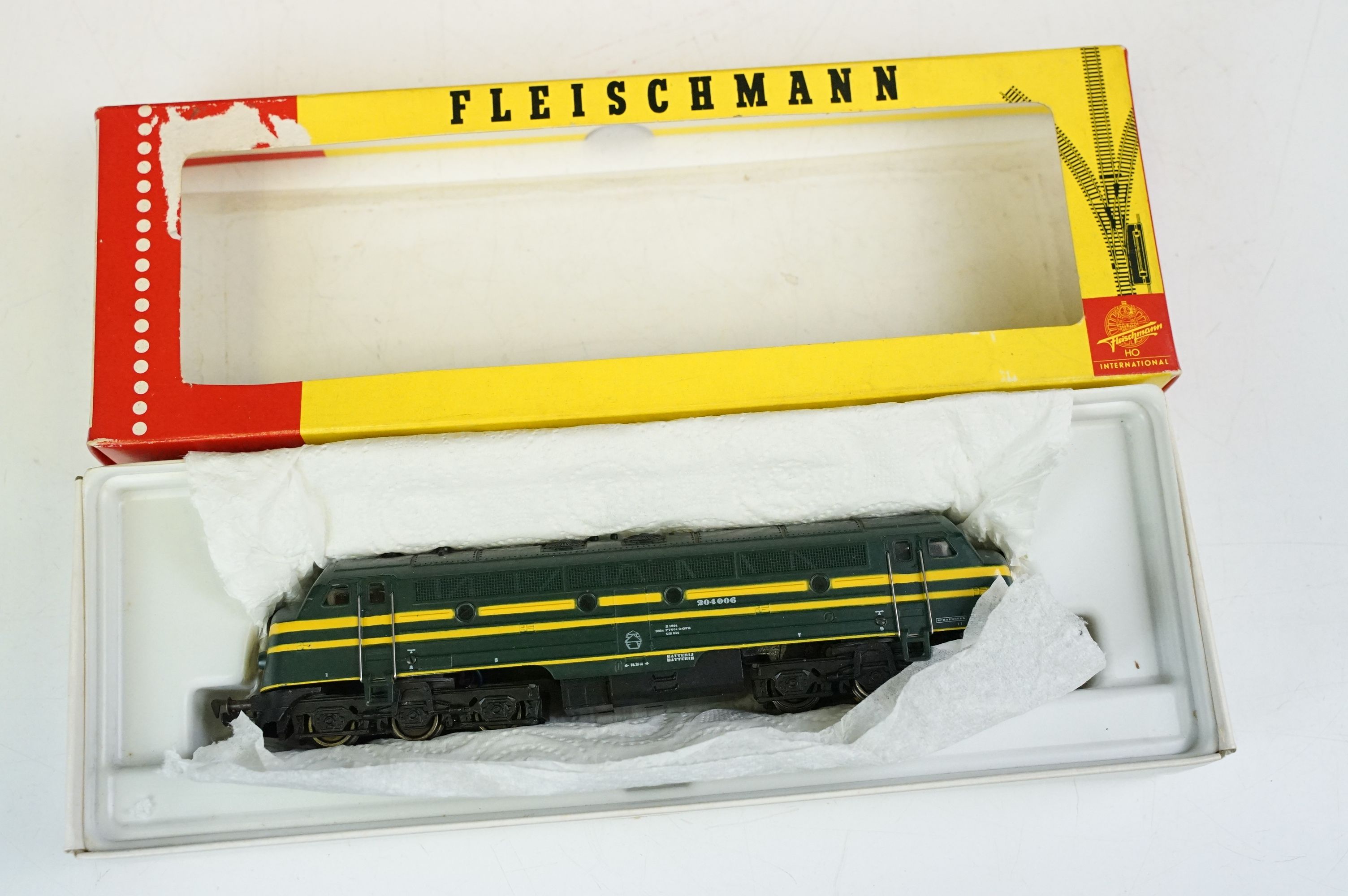 Three boxed Fleischmann HO gauge locomotives to include 4270, DB 221 010-O & 2 Car DMU Railbus ( - Image 4 of 9