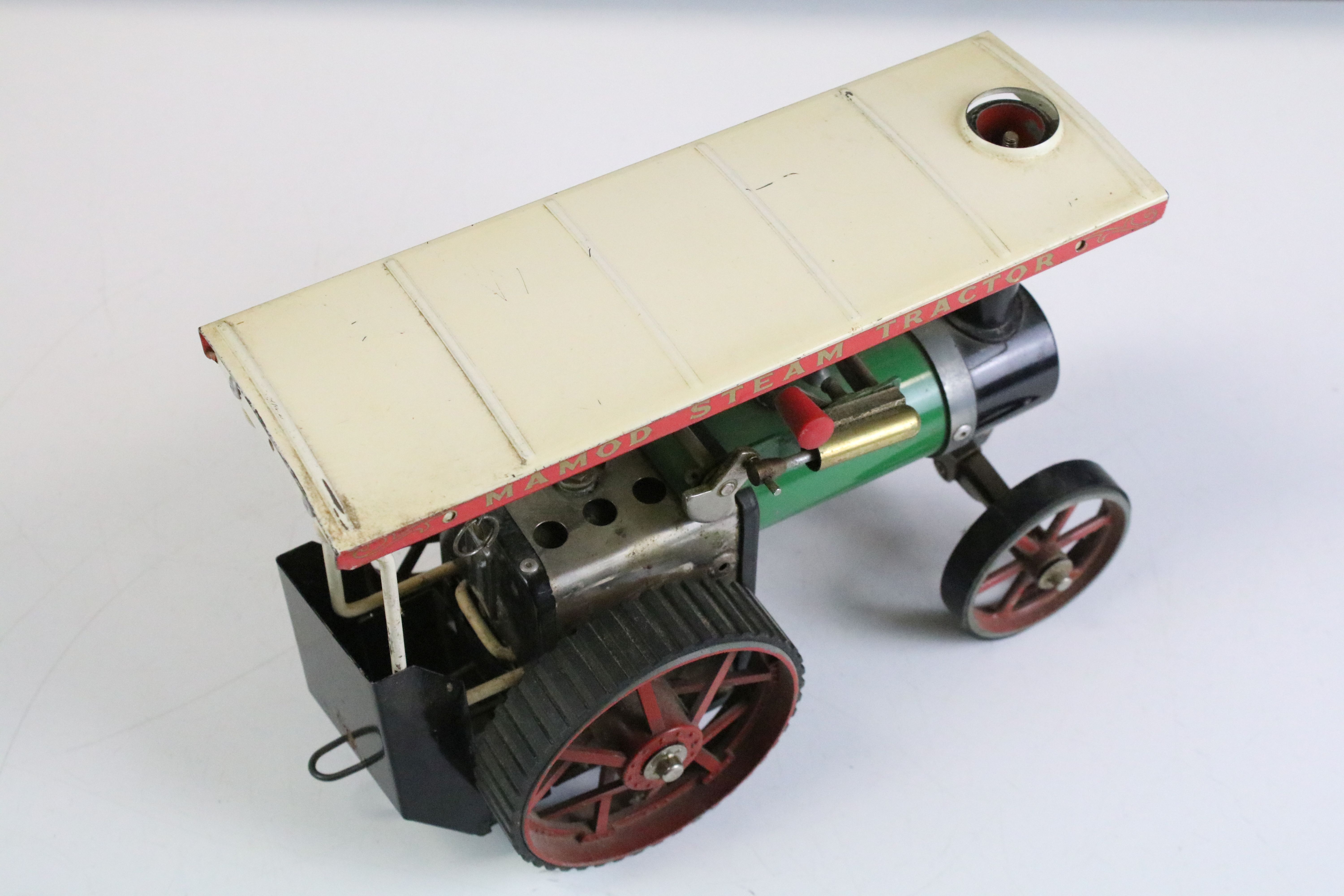 Mamod TE1A Steam Traction Engine plus an unmarked stationary steam engine and accessories - Image 6 of 6