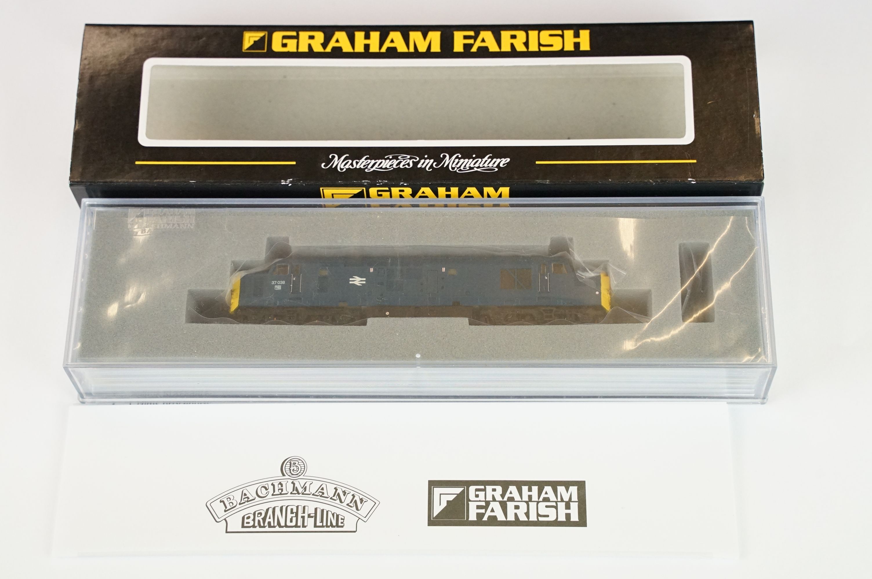 Three cased Graham Farish by Bachmann N gauge locomotives to include 371-381 Class 66 Diesel 66405 - Image 4 of 8