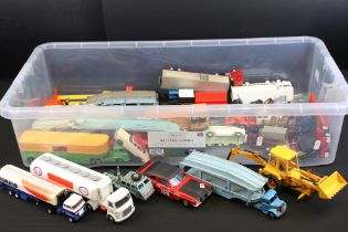 Around 28 Mid 20th C onwards diecast models featuring commercial and road examples featuring