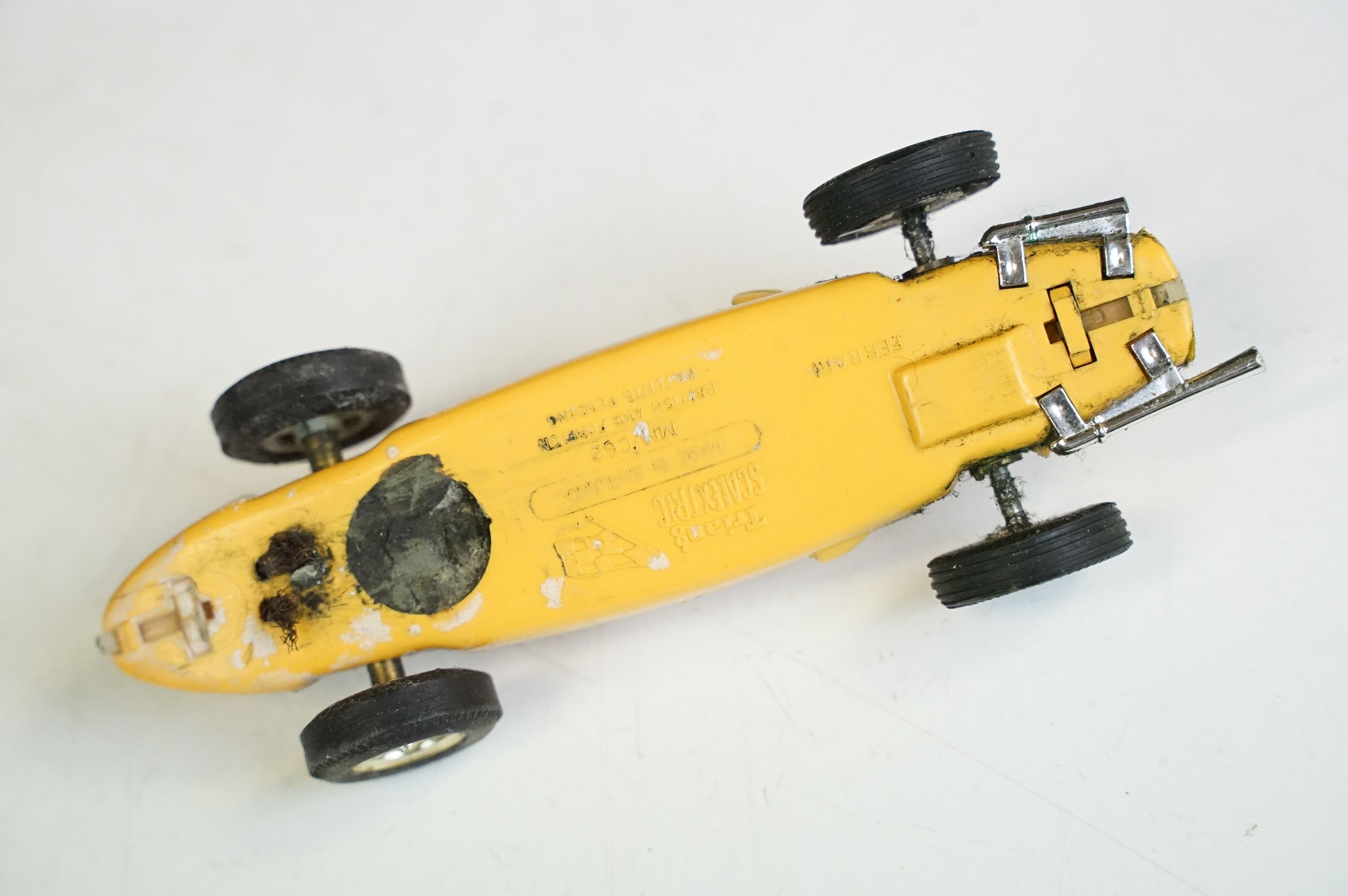 Three boxed / bagged / unboxed models to include boxed Triang Scalextric C62 Ferrari in yellow (In - Image 7 of 11