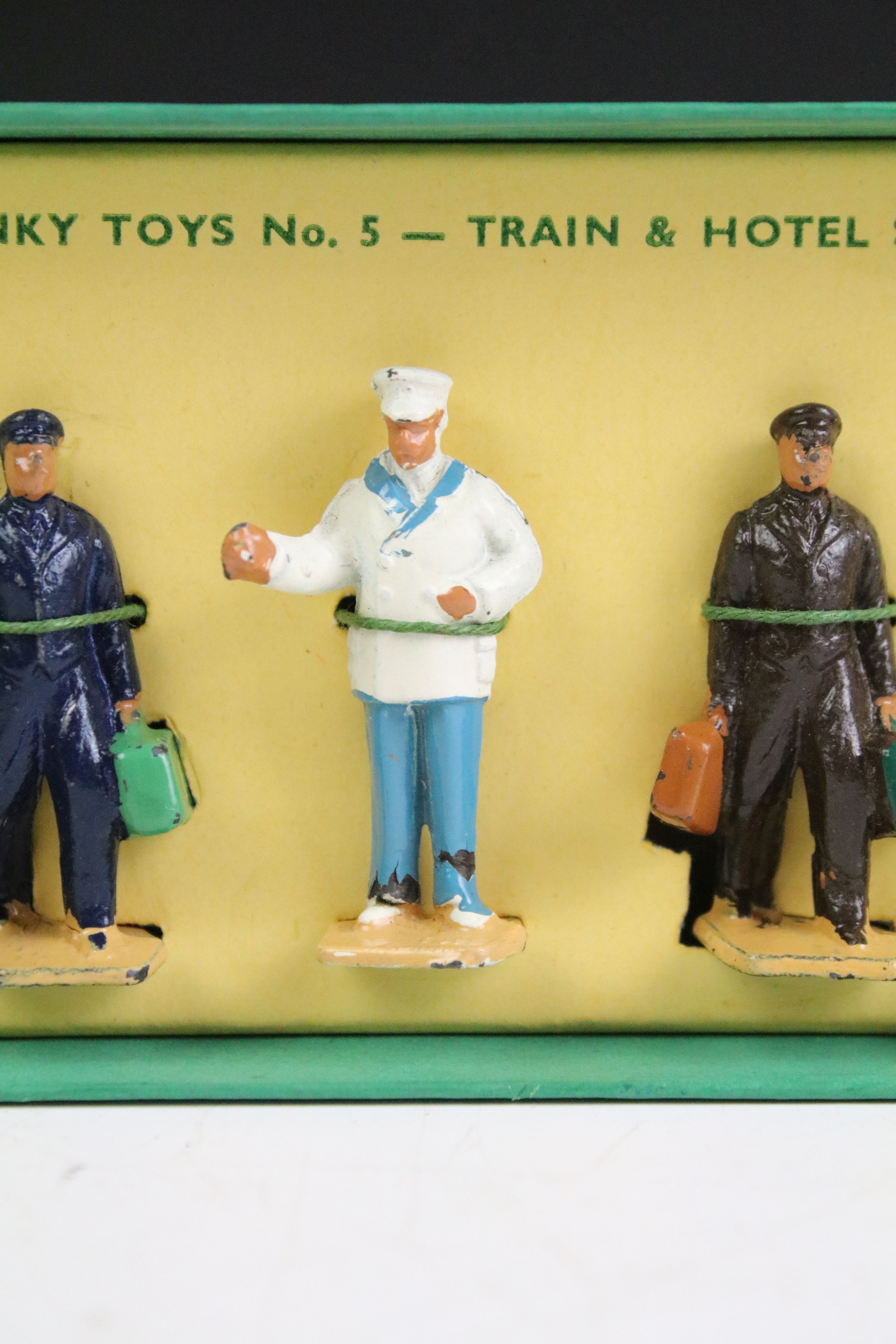 Boxed Dinky O gauge No 5 Train and Hotel Staff metal figures, vg - Bild 4 aus 8