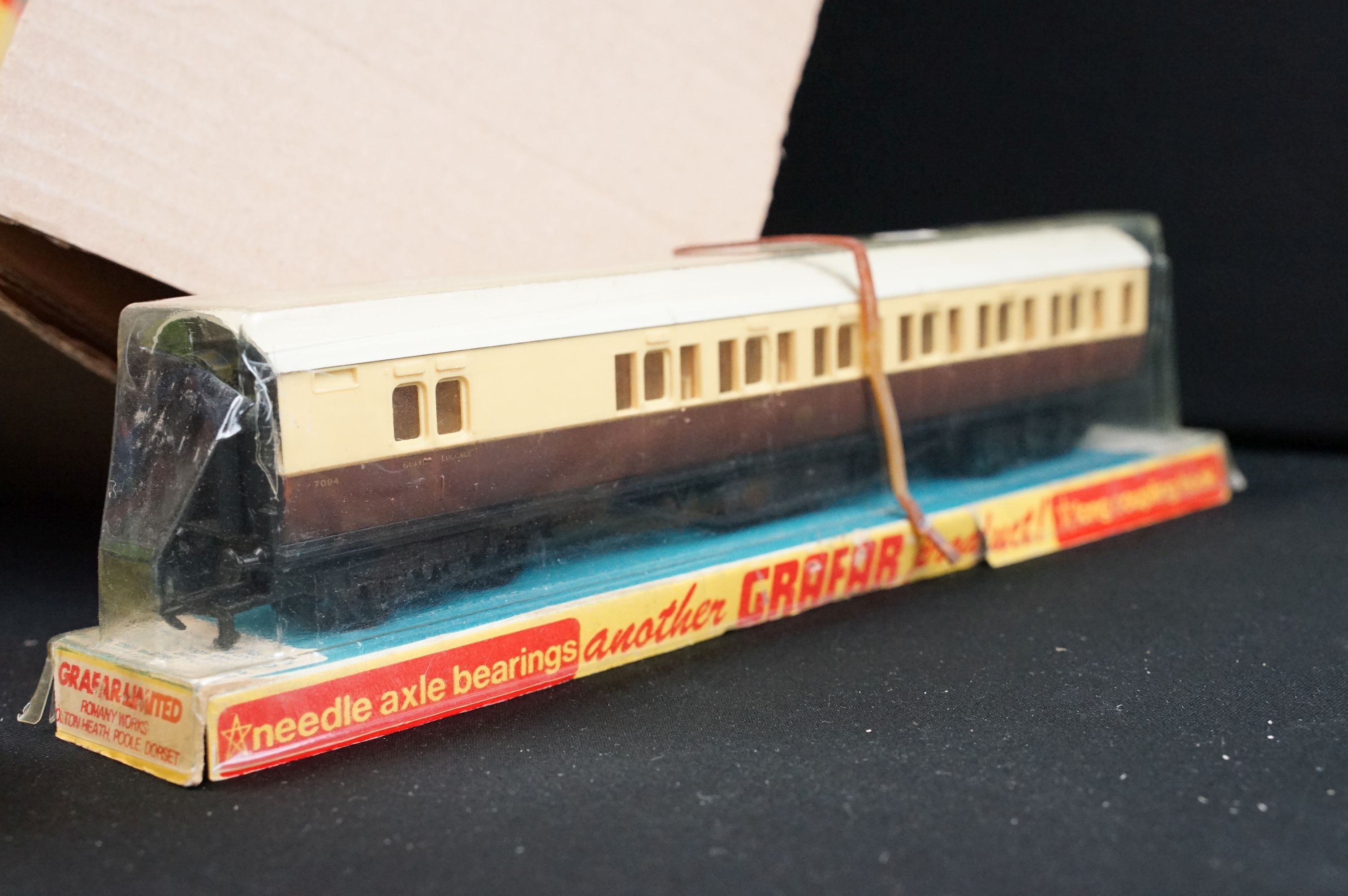 48 Boxed Graham Farish OO gauge items of rolling stock to include coaches, wagons and vans - Image 6 of 9