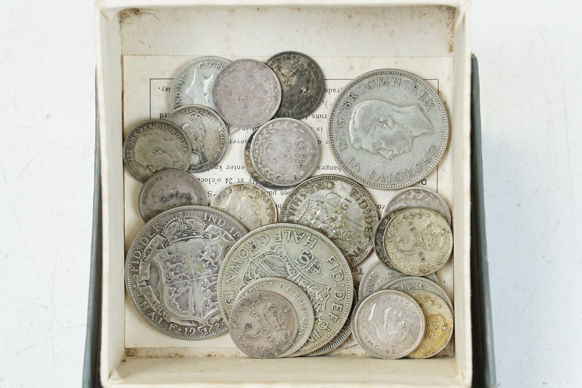 A collection of mainly British pre decimal circulated coins to include Queen Victorian and some - Bild 2 aus 6