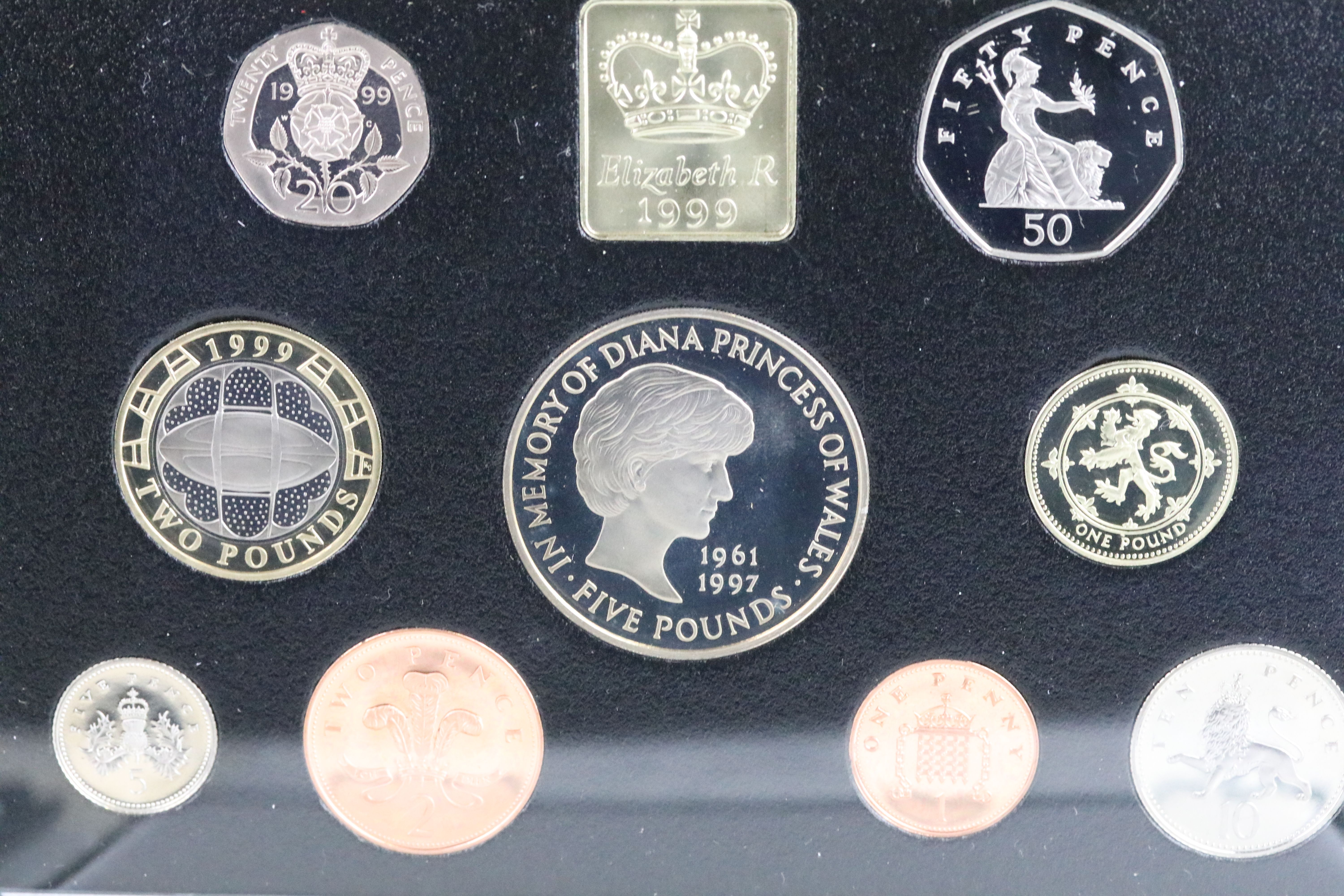 A collection of eight United Kingdom Royal Mint proof year sets to include 1992, 1998, 1989, 1988, - Image 5 of 9