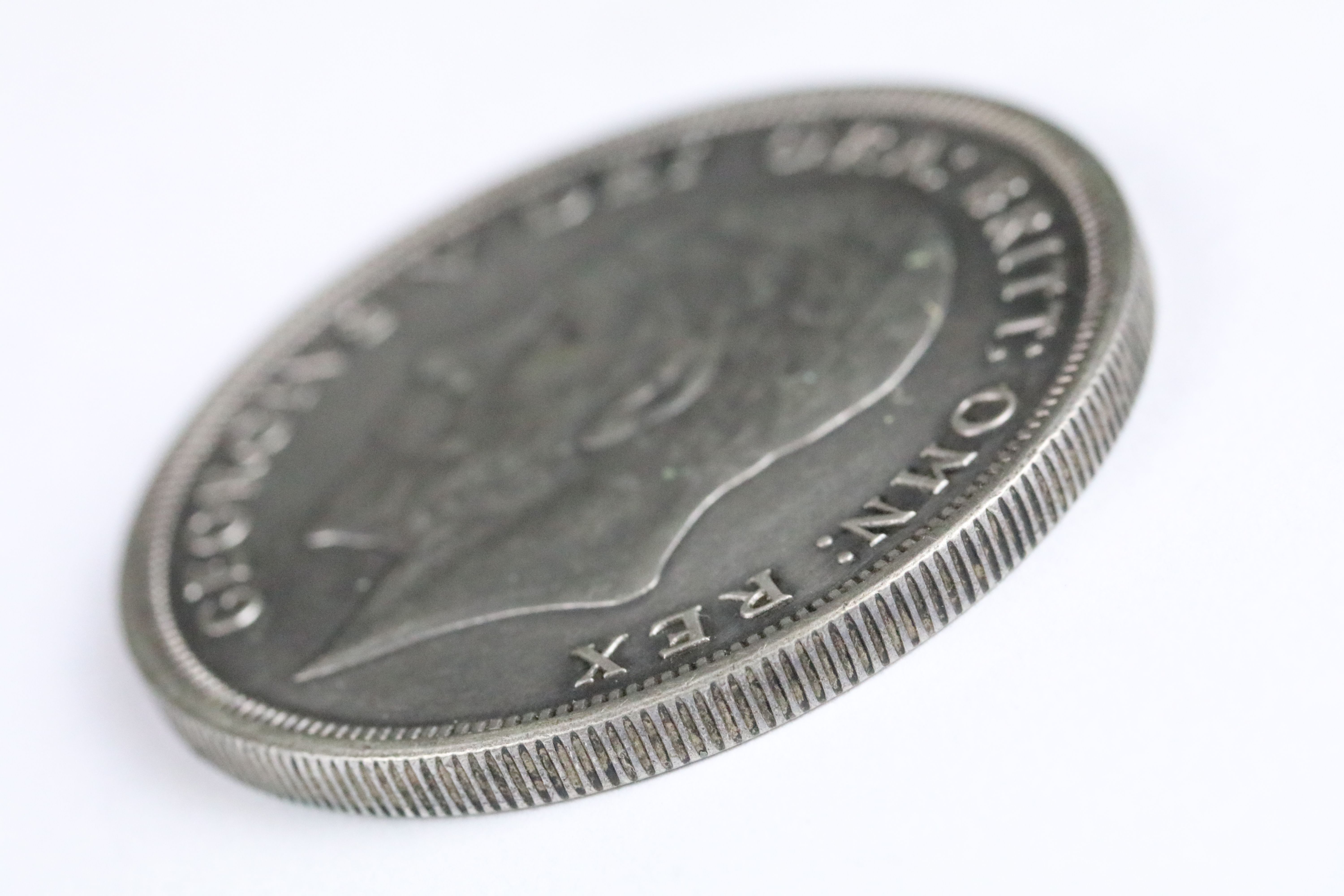 A British King George V 1928 silver Wreath Crown coin. - Bild 3 aus 10