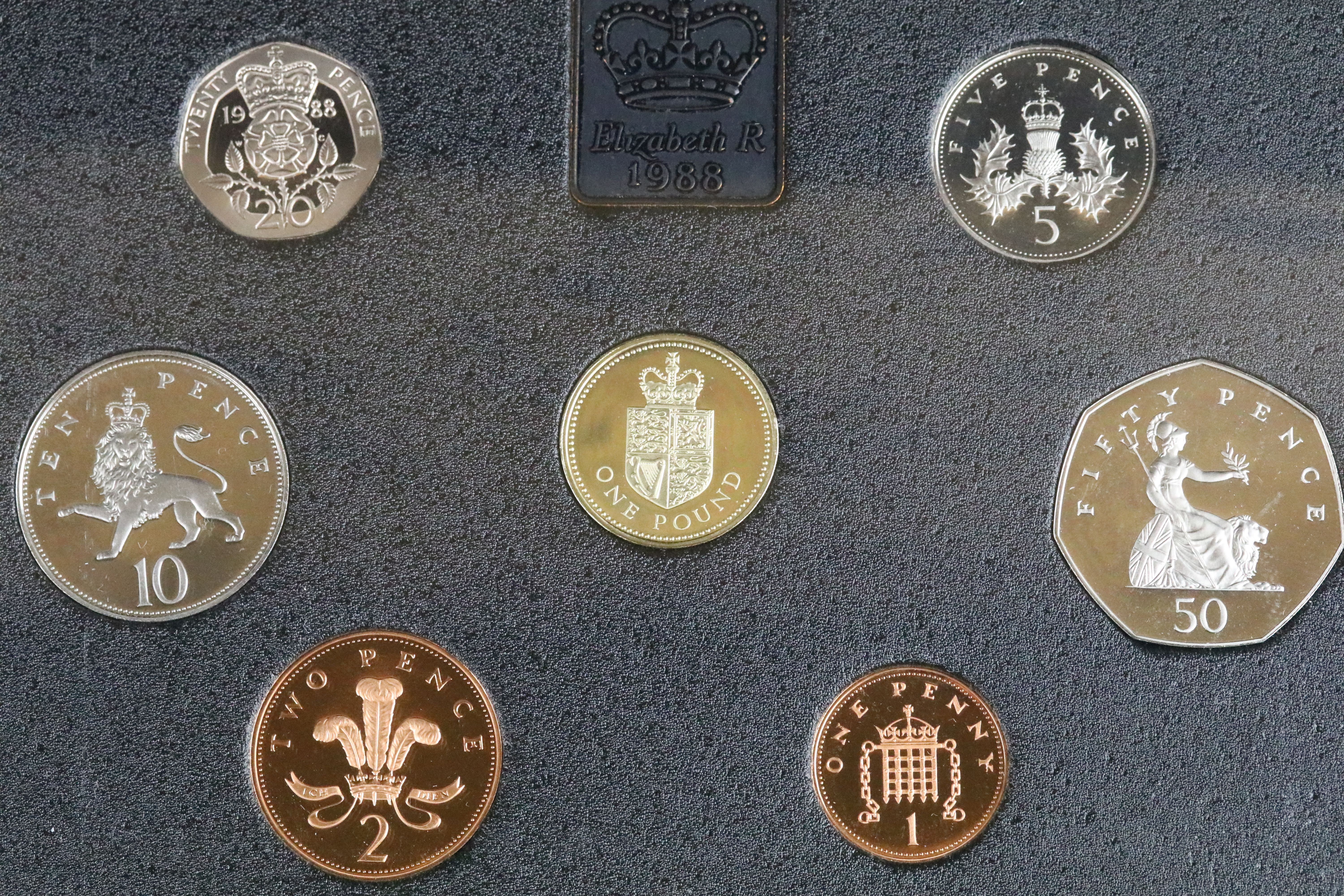 A collection of eight United Kingdom Royal Mint proof year sets to include 1992, 1998, 1989, 1988, - Image 3 of 9