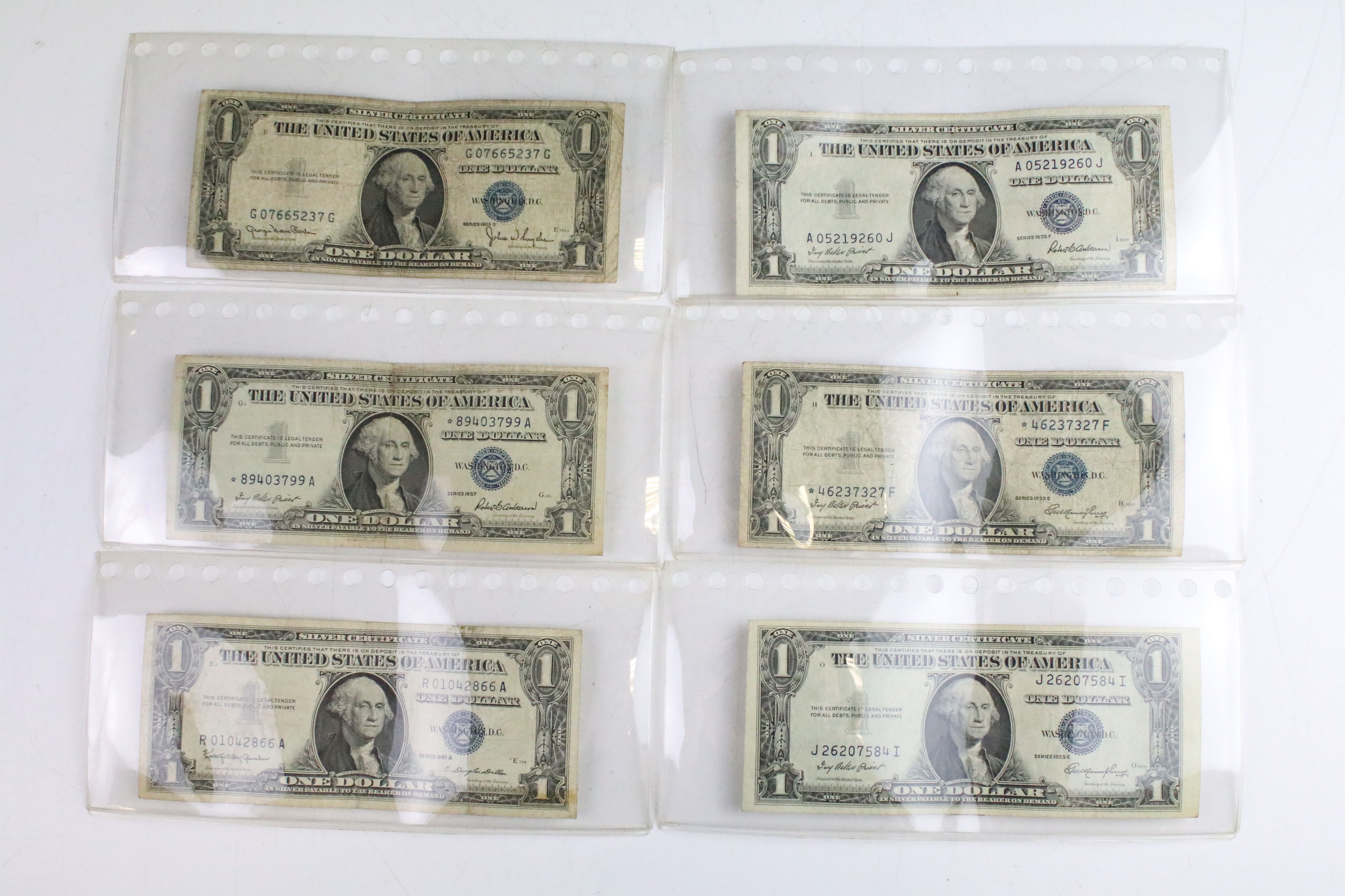 A small collection of United States of America coins to include uncirculated examples together - Image 14 of 16