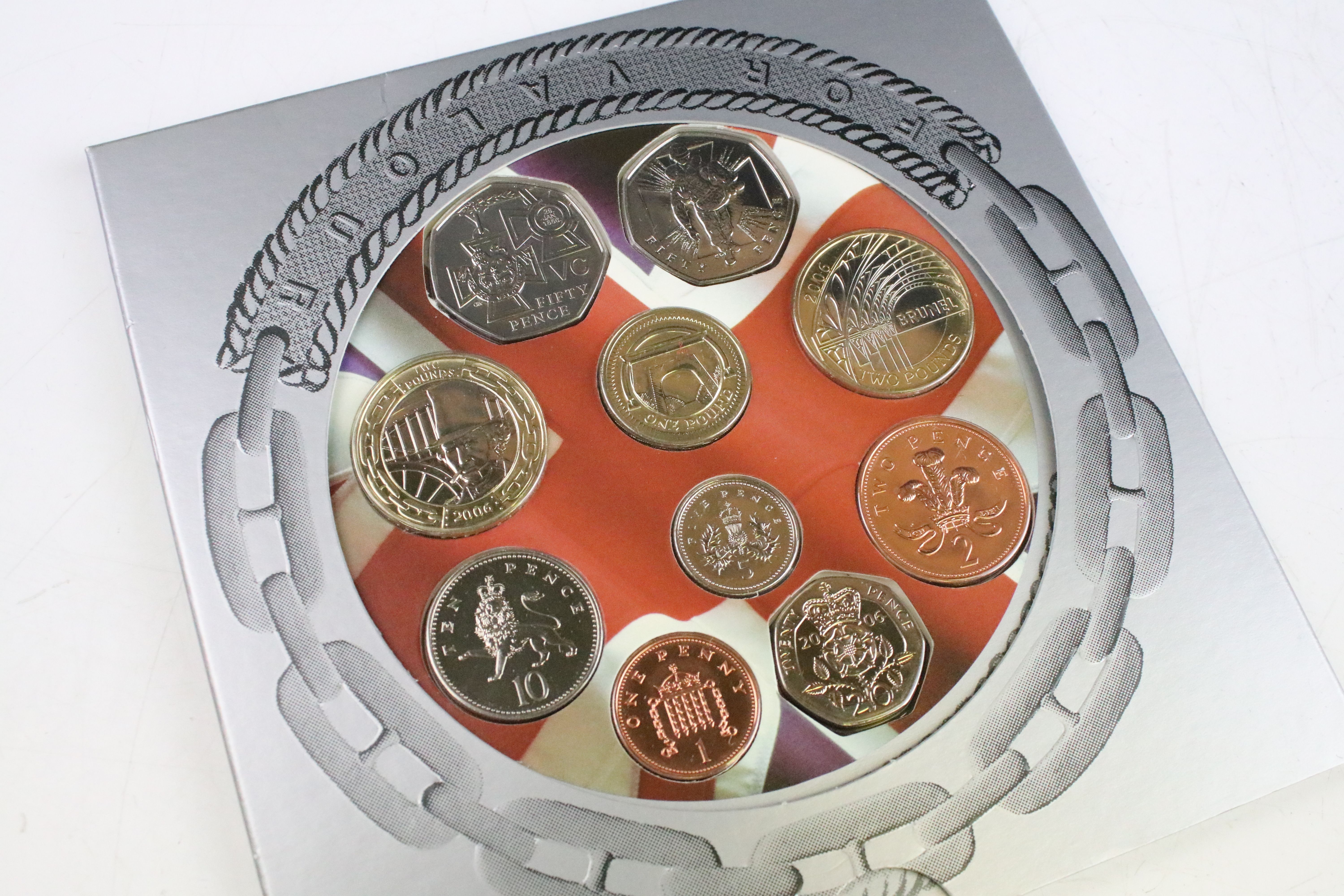A collection of seven Royal Mint brilliant uncirculated coin year sets to include 2013, 1970, - Bild 2 aus 9