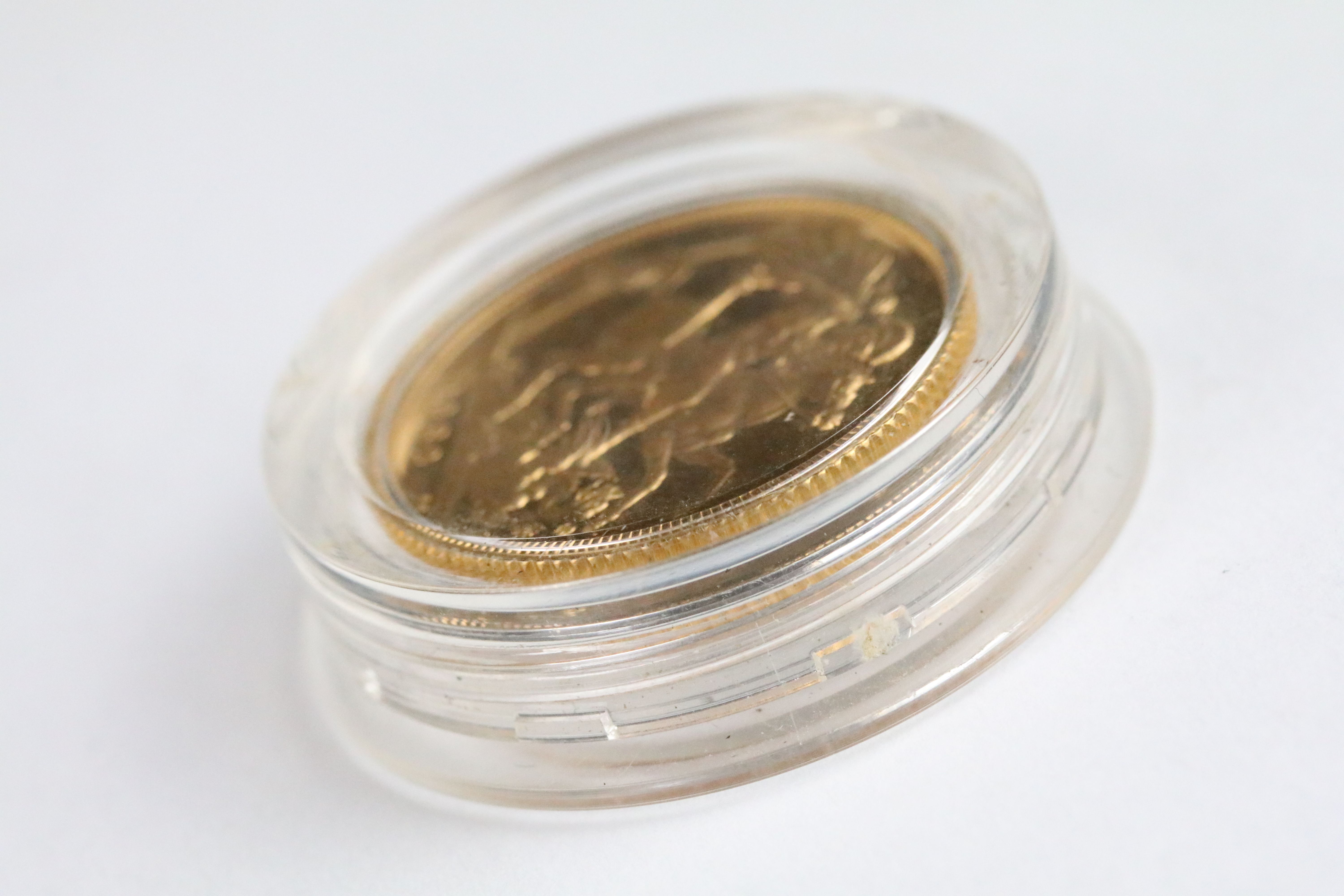 A British Queen Elizabeth II 1980 gold full sovereign coin. - Bild 3 aus 3