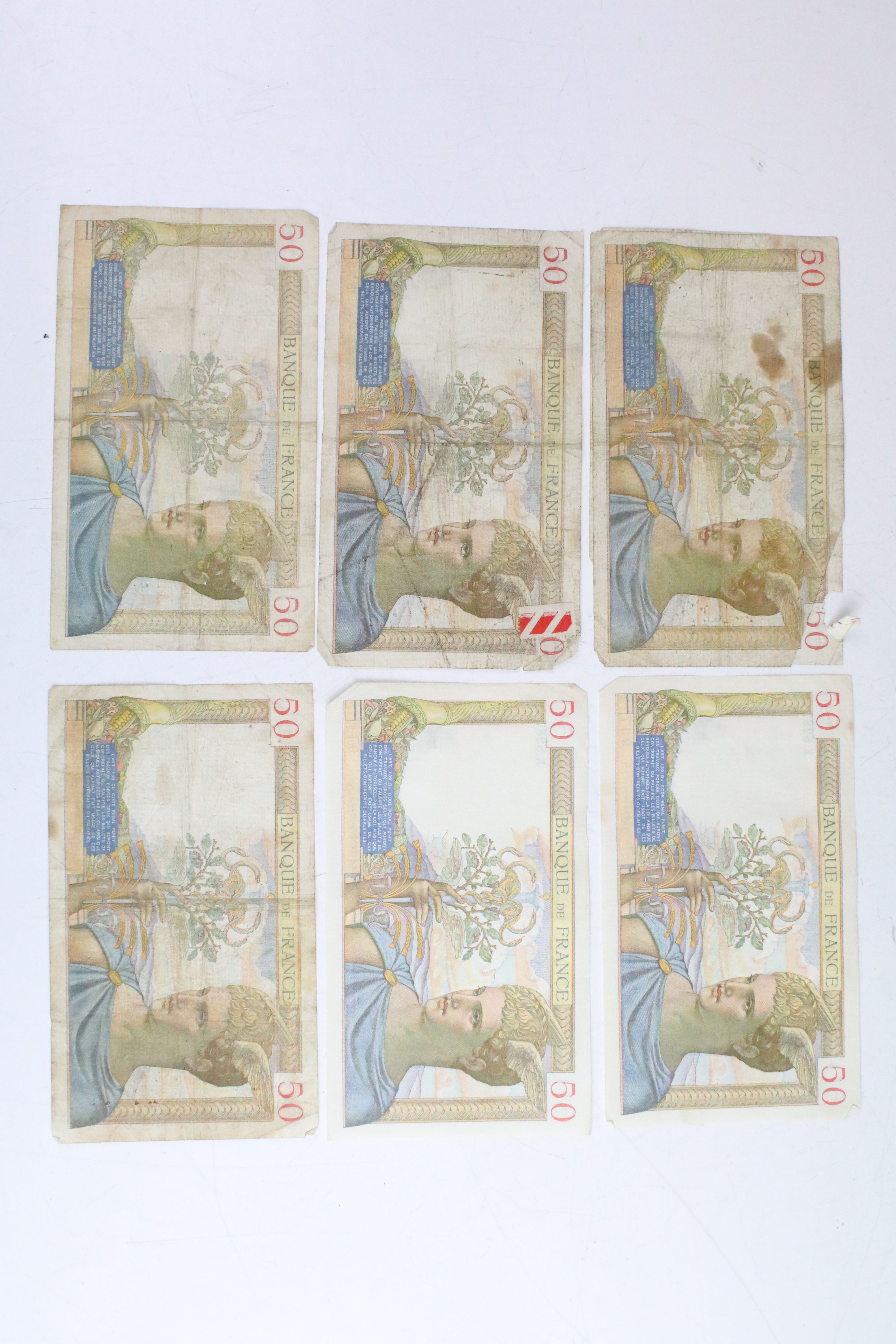 A collection of early to mid 20th century European banknotes to include French and Italian examples. - Bild 3 aus 10