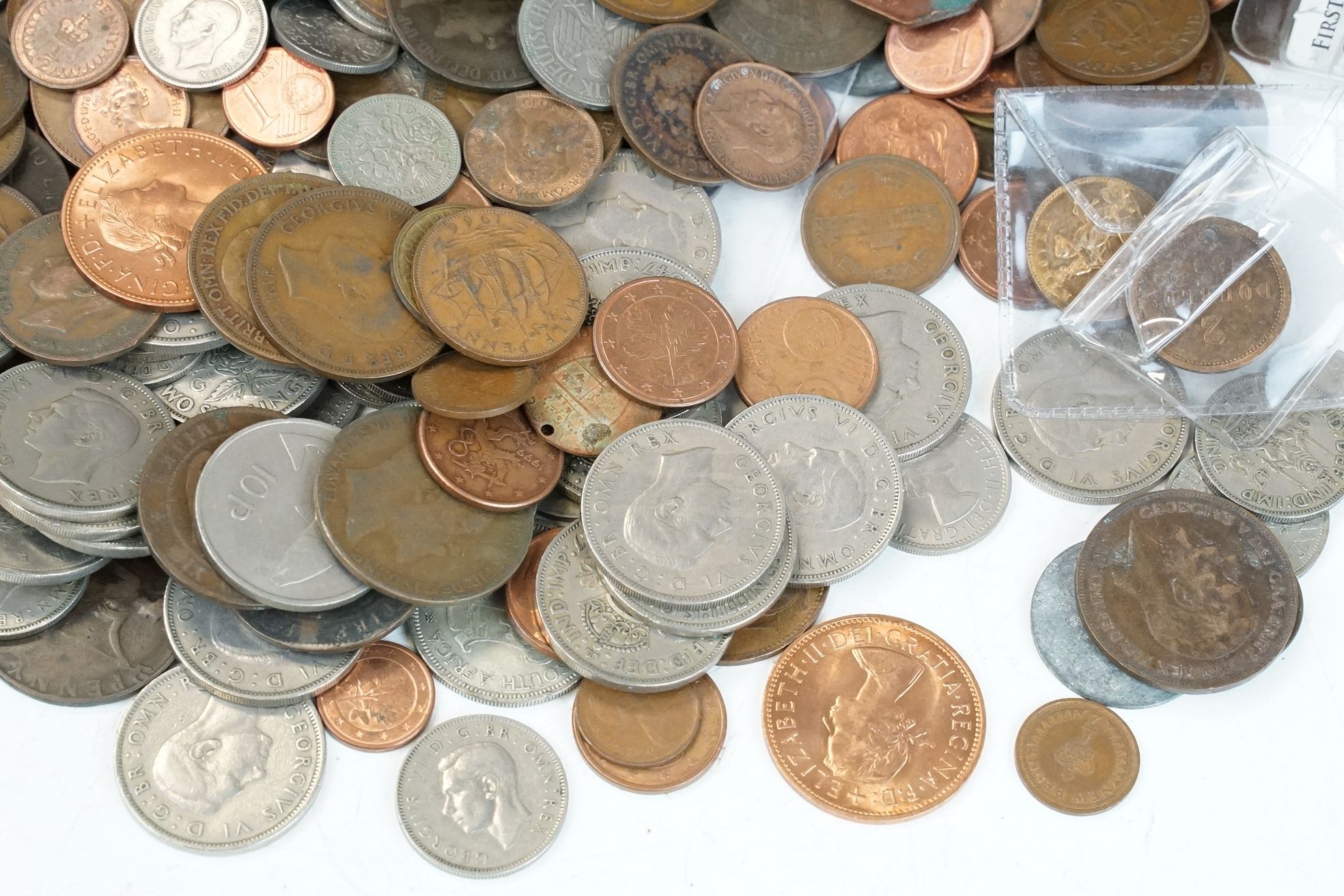 A large collection of British pre decimal and world coins to include a small quantity of silver - Image 2 of 11