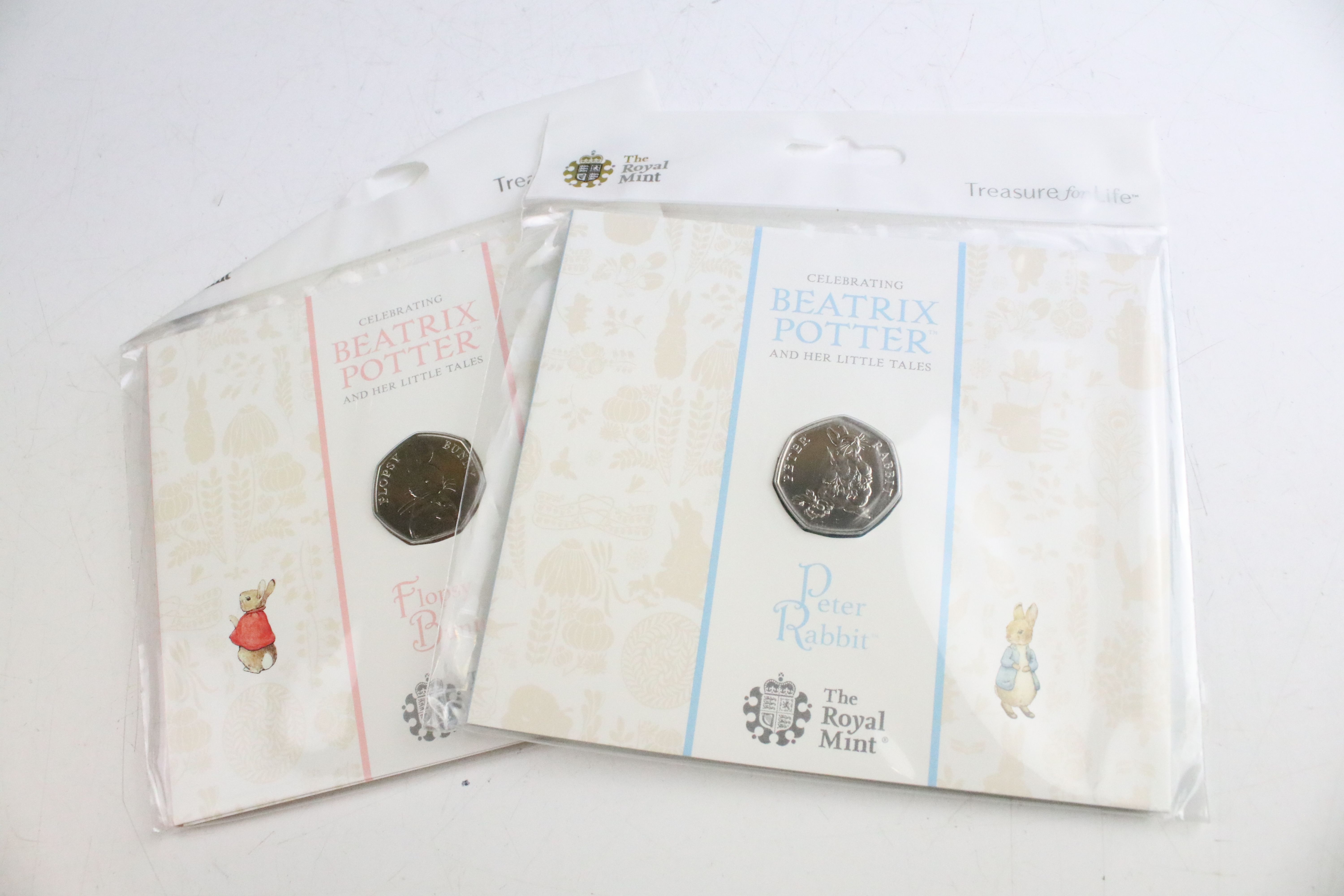 A collection of fifteen Royal Mint Beatrix Potter 50p coin collectors packs together with five - Bild 5 aus 8