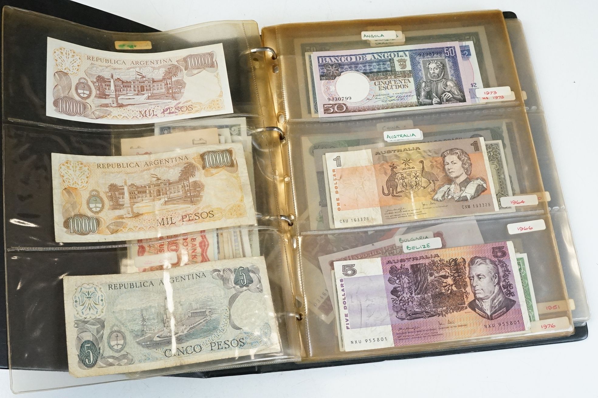 A large collection of British, Commonwealth and World banknotes contained within a collectors folder - Image 4 of 16