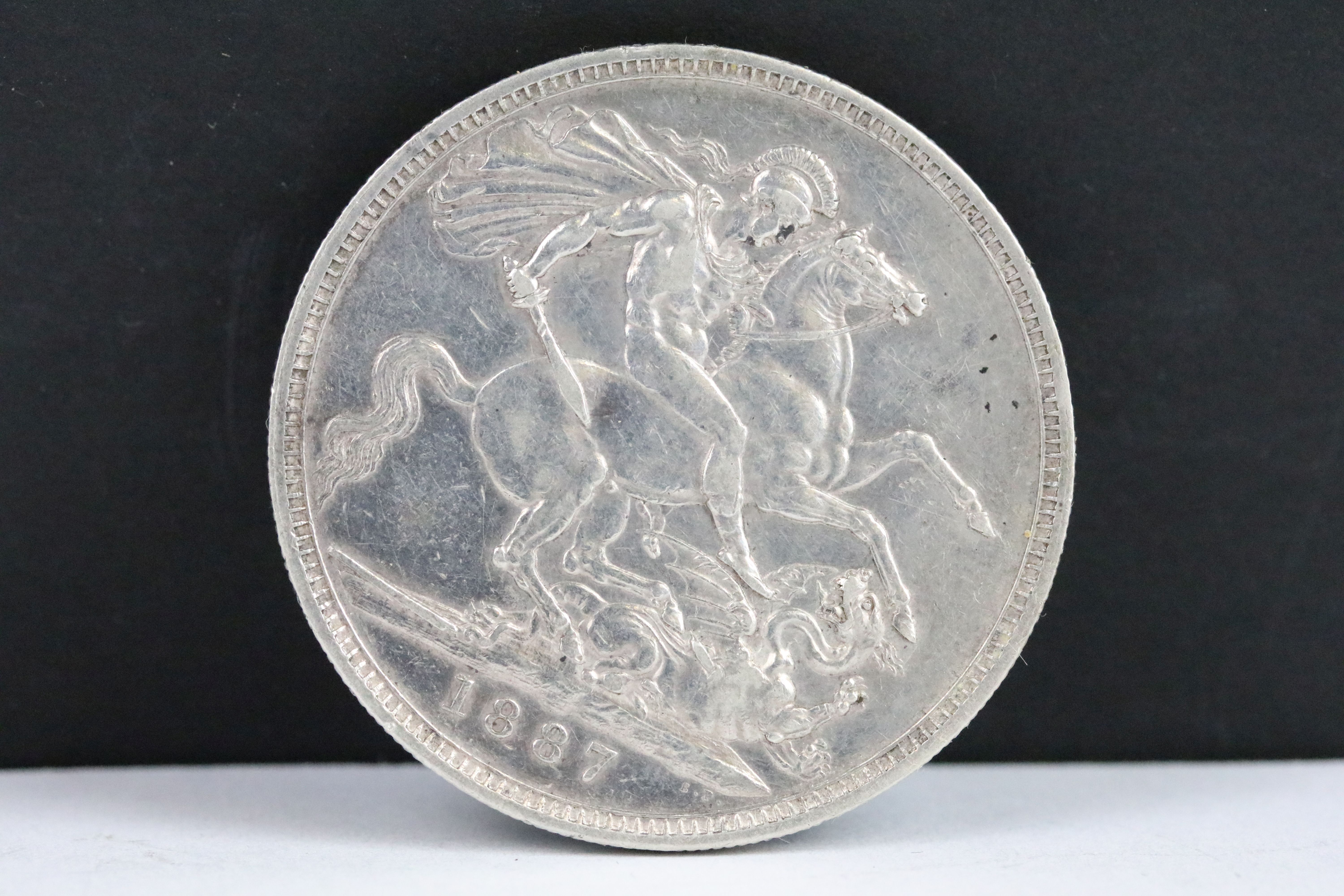 A collection of three British Queen Victoria silver Crown coins to include 1890, 1887 and 1887 - Image 2 of 9