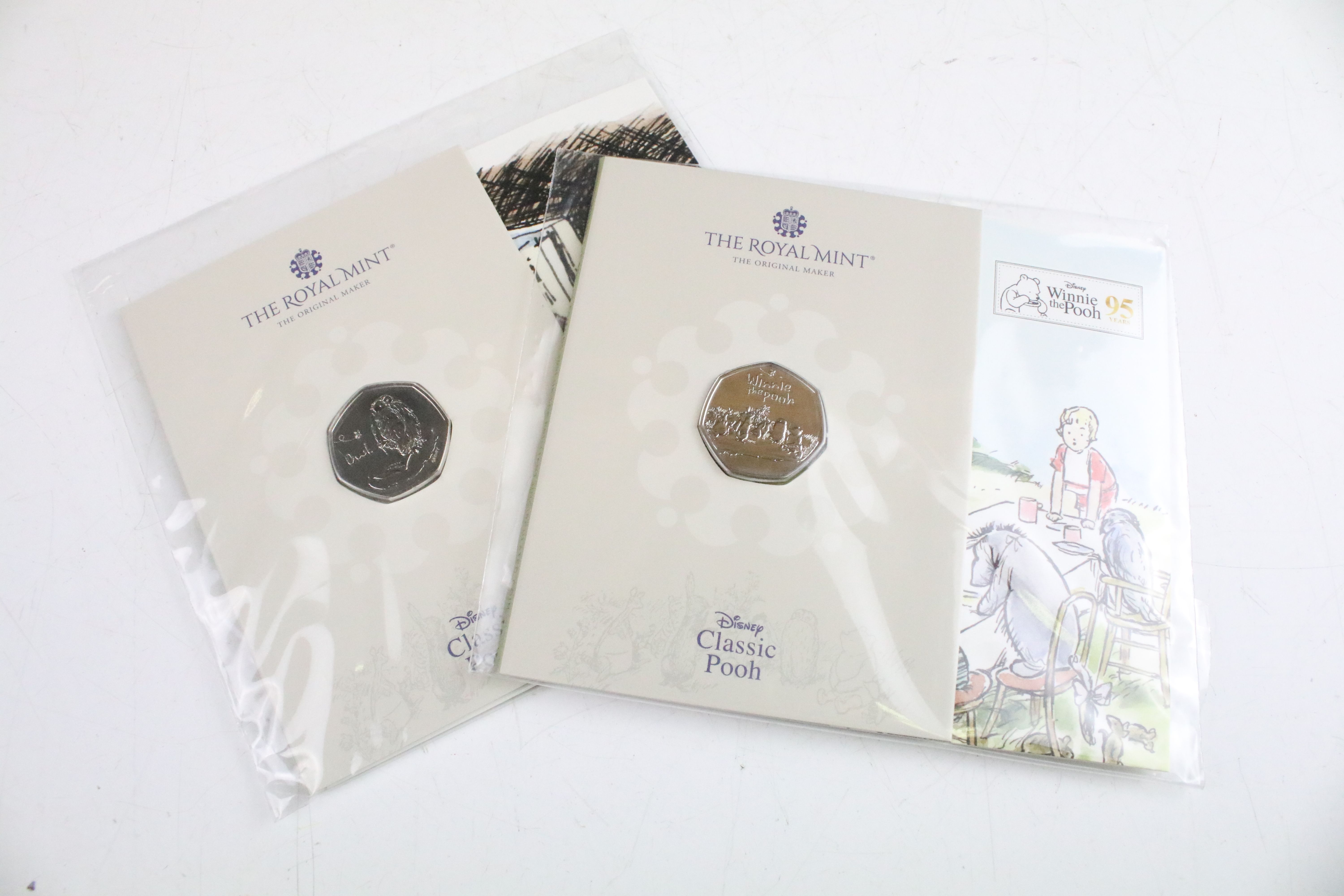 A collection of fifteen Royal Mint Beatrix Potter 50p coin collectors packs together with five - Bild 7 aus 8