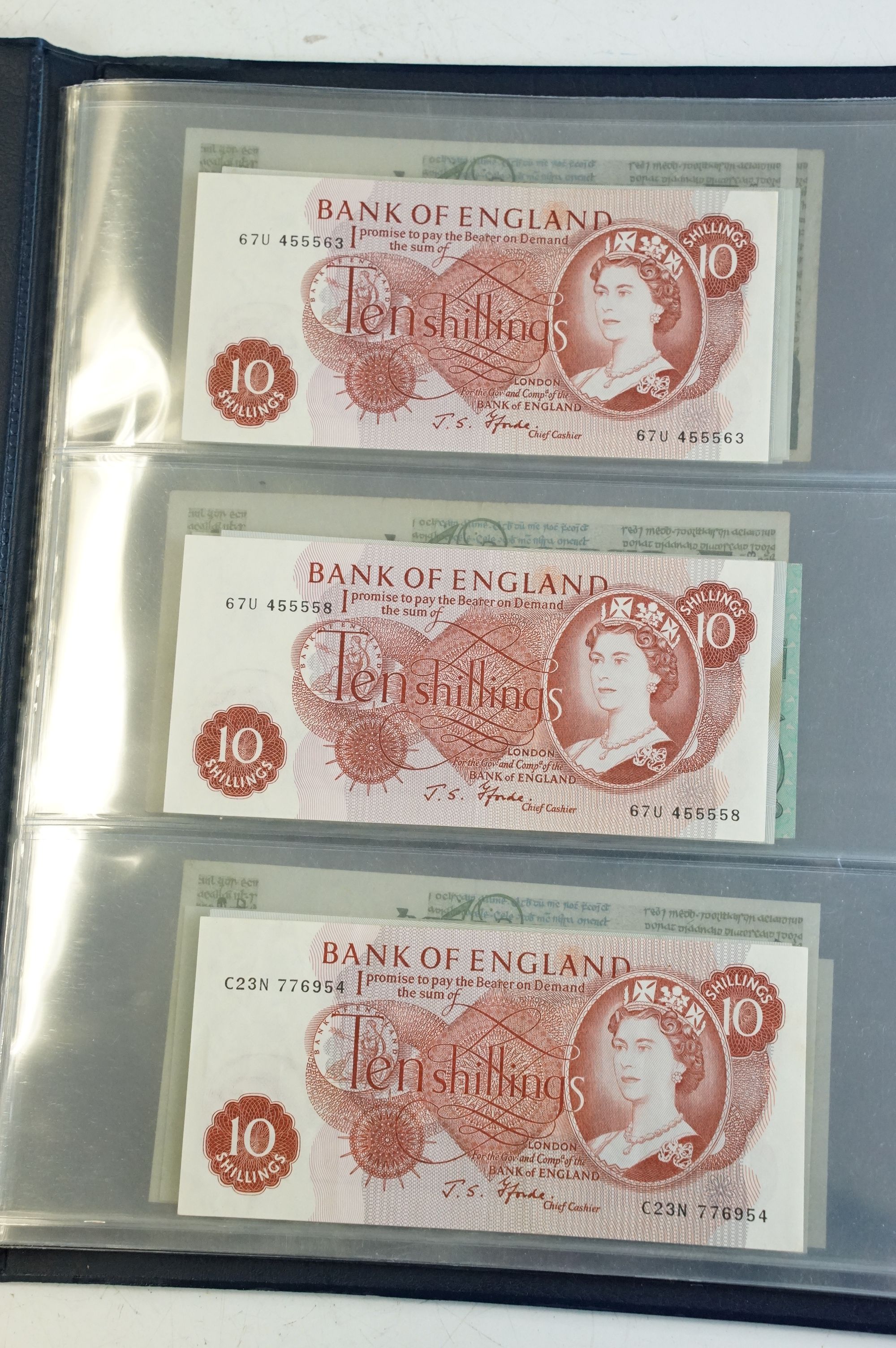 A collection of United Kingdom and Irish circulated and uncirculated banknotes of various - Bild 2 aus 9