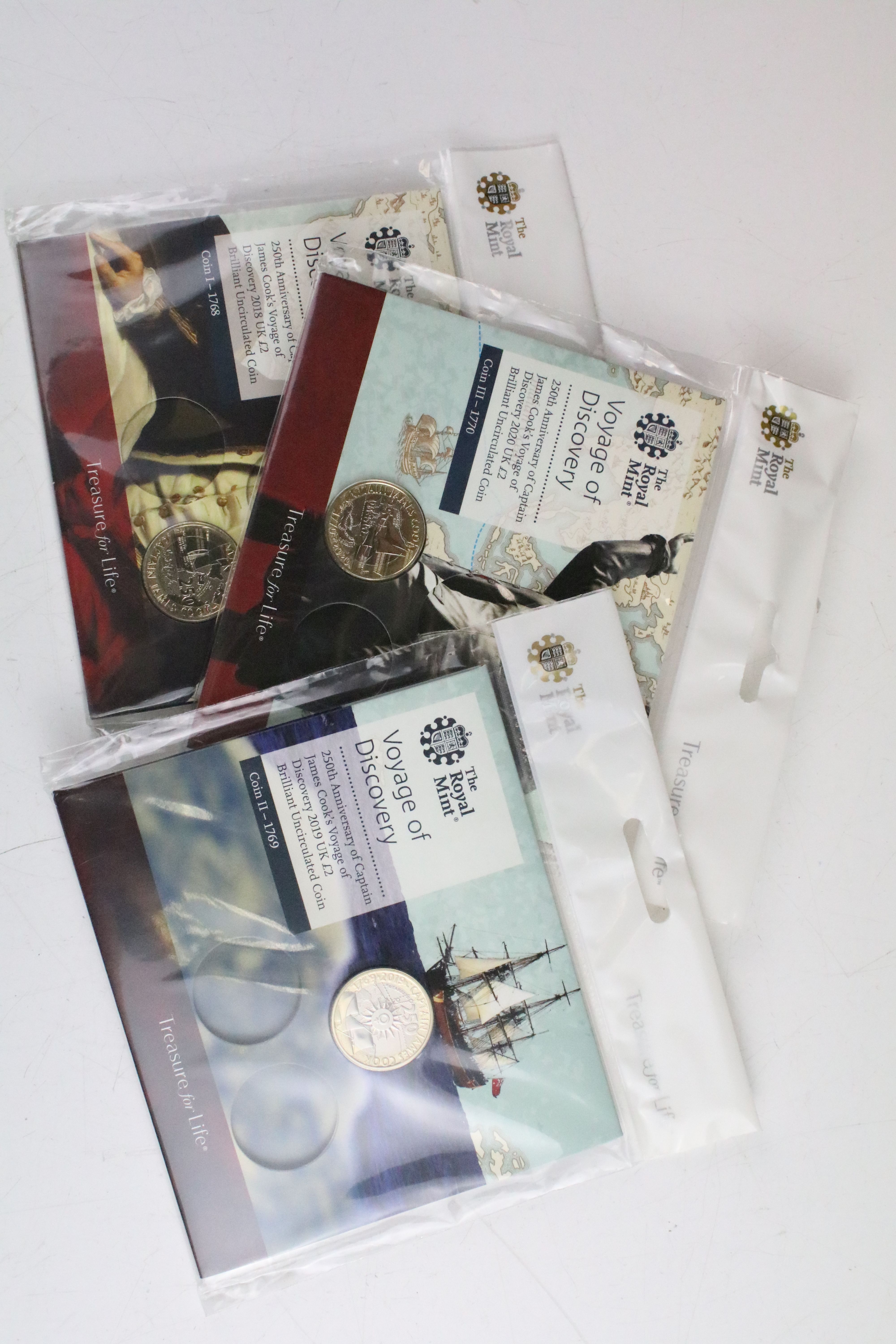 A collection of Fifteen Royal Mint uncirculated collectors £2 coin packs to include Agatha Christie, - Image 6 of 6