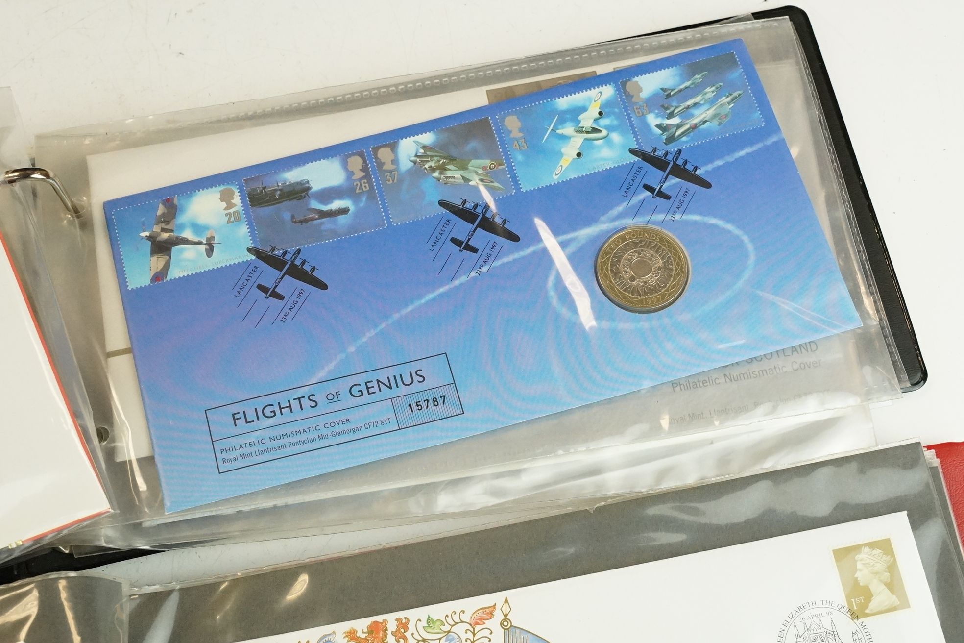 A collection of Stamp / Coin covers to include 50p, £1, £2 and £5 examples - Bild 11 aus 18