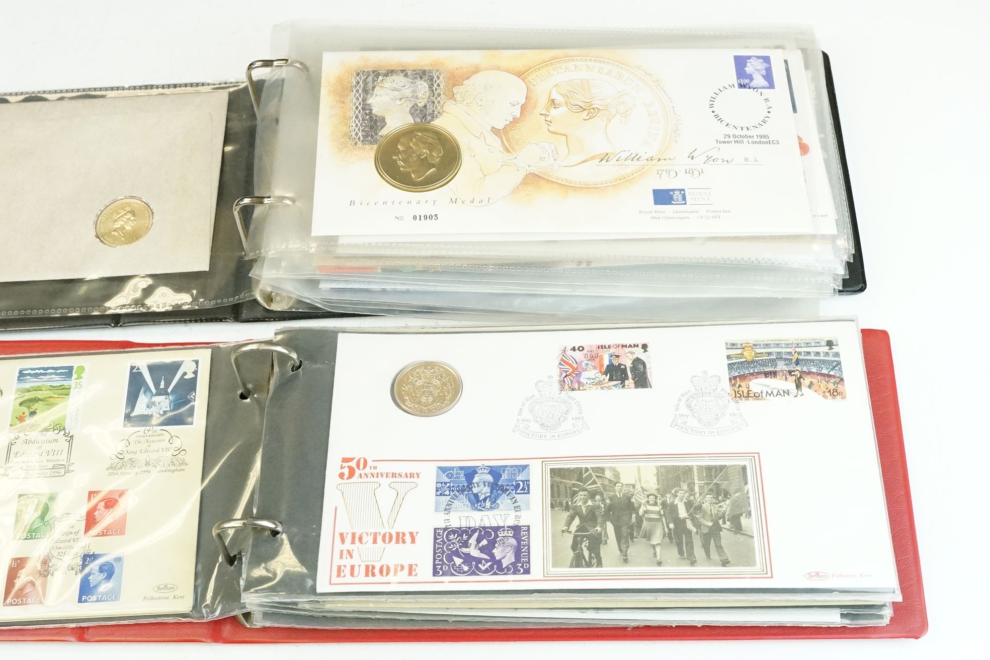 A collection of Stamp / Coin covers to include 50p, £1, £2 and £5 examples - Image 3 of 18