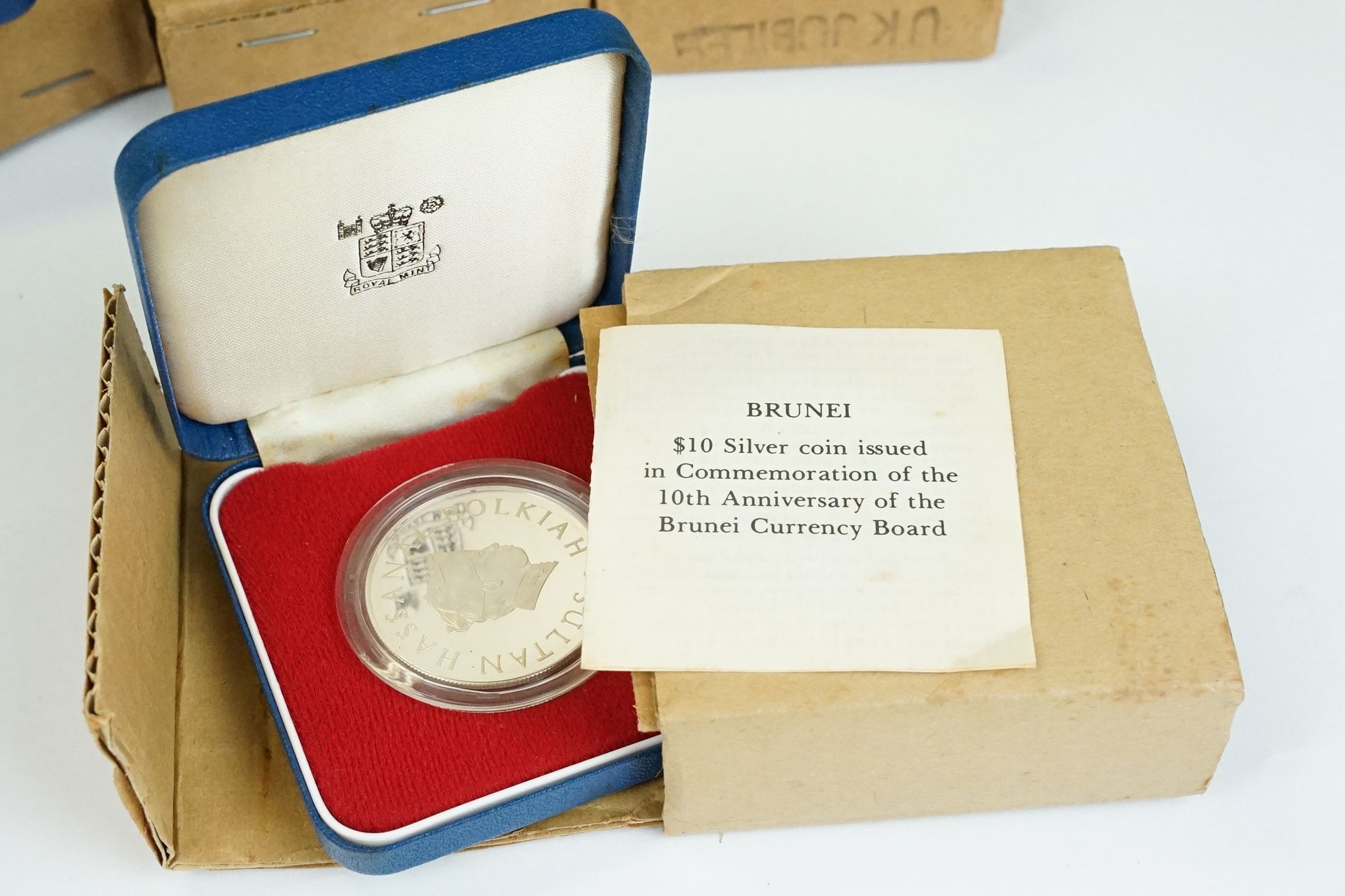 A collection of four silver proof coins to include three 1977 Queen's Silver Jubilee examples, all - Bild 2 aus 8