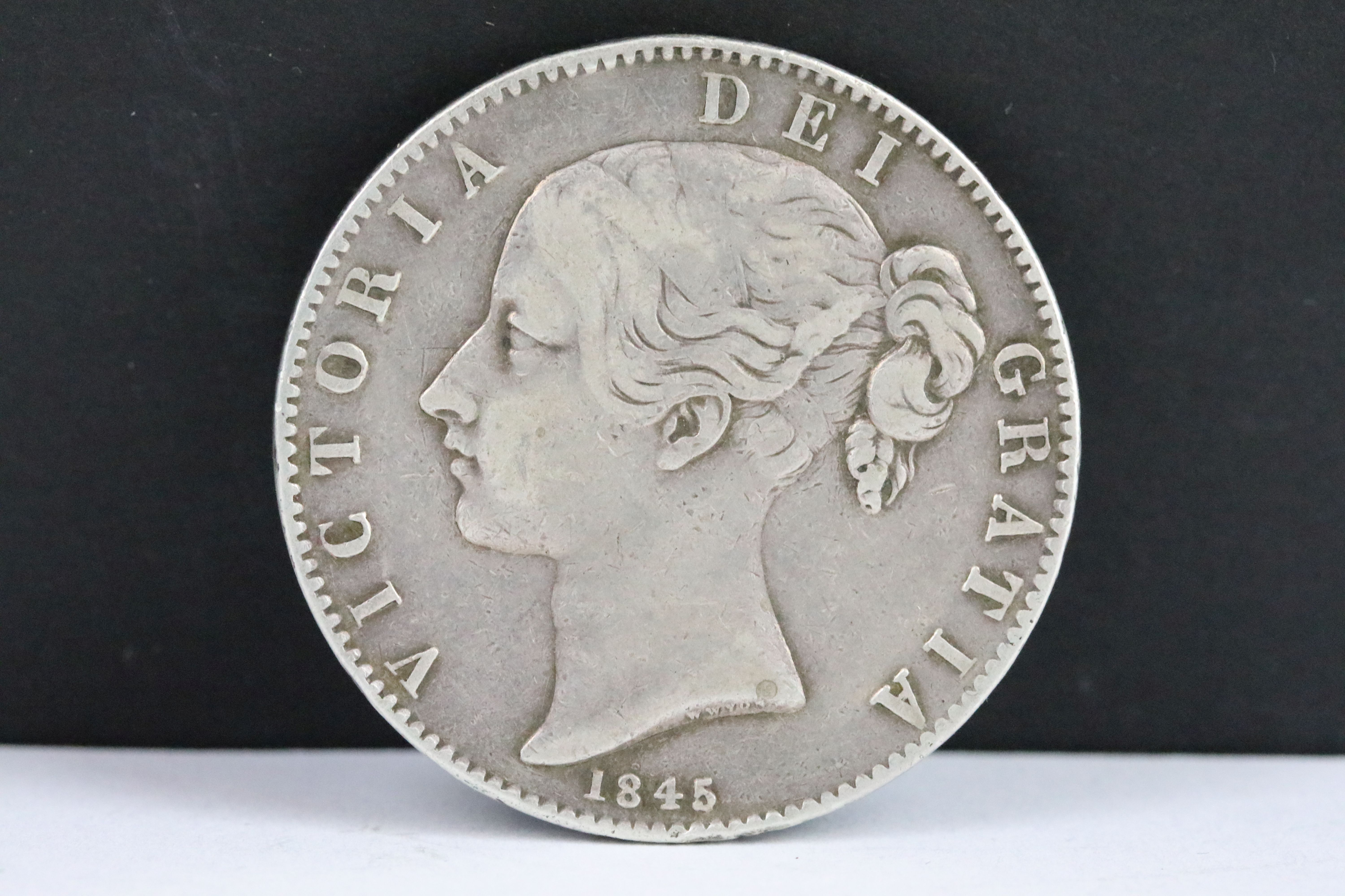 A collection of three British Queen Victoria silver Crown coins to include 1889, 1895 and 1845 - Bild 3 aus 7