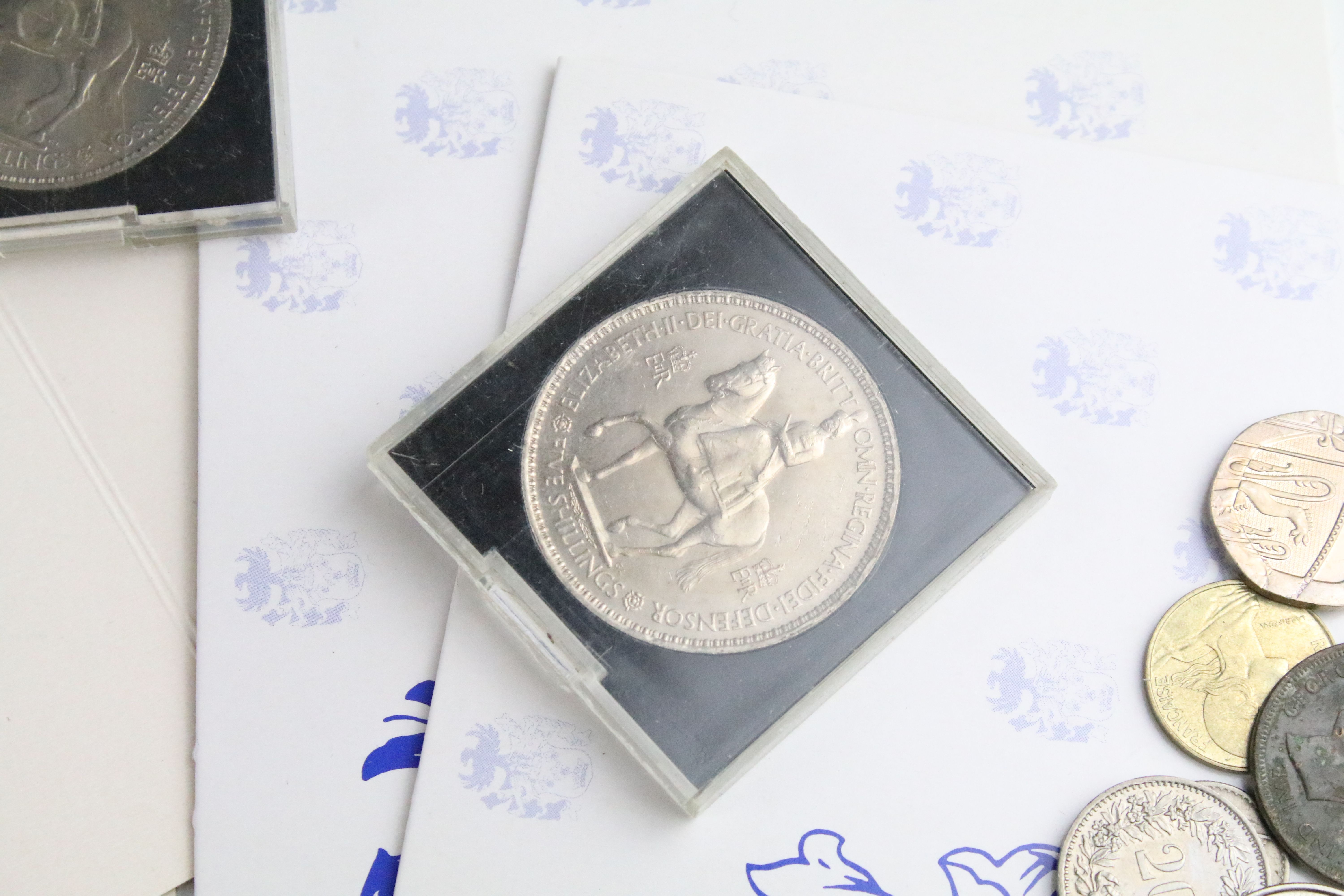 A group of mixed collectors coins to include Royal Mint uncirculated coin packs and proof like - Image 5 of 12